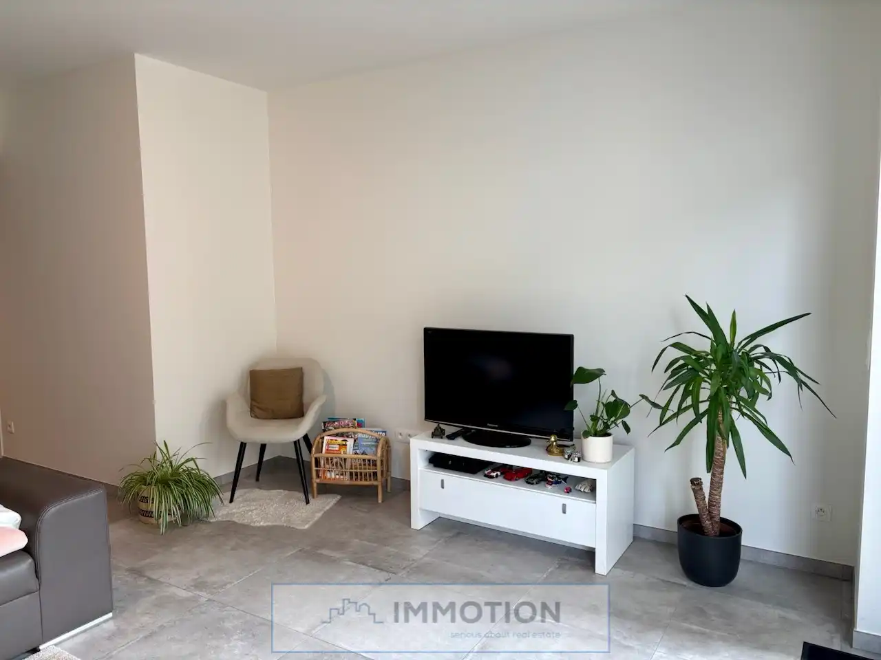 Recente woning met 3 slaapkamers en parking te huur in centrum Kortrijk foto 6