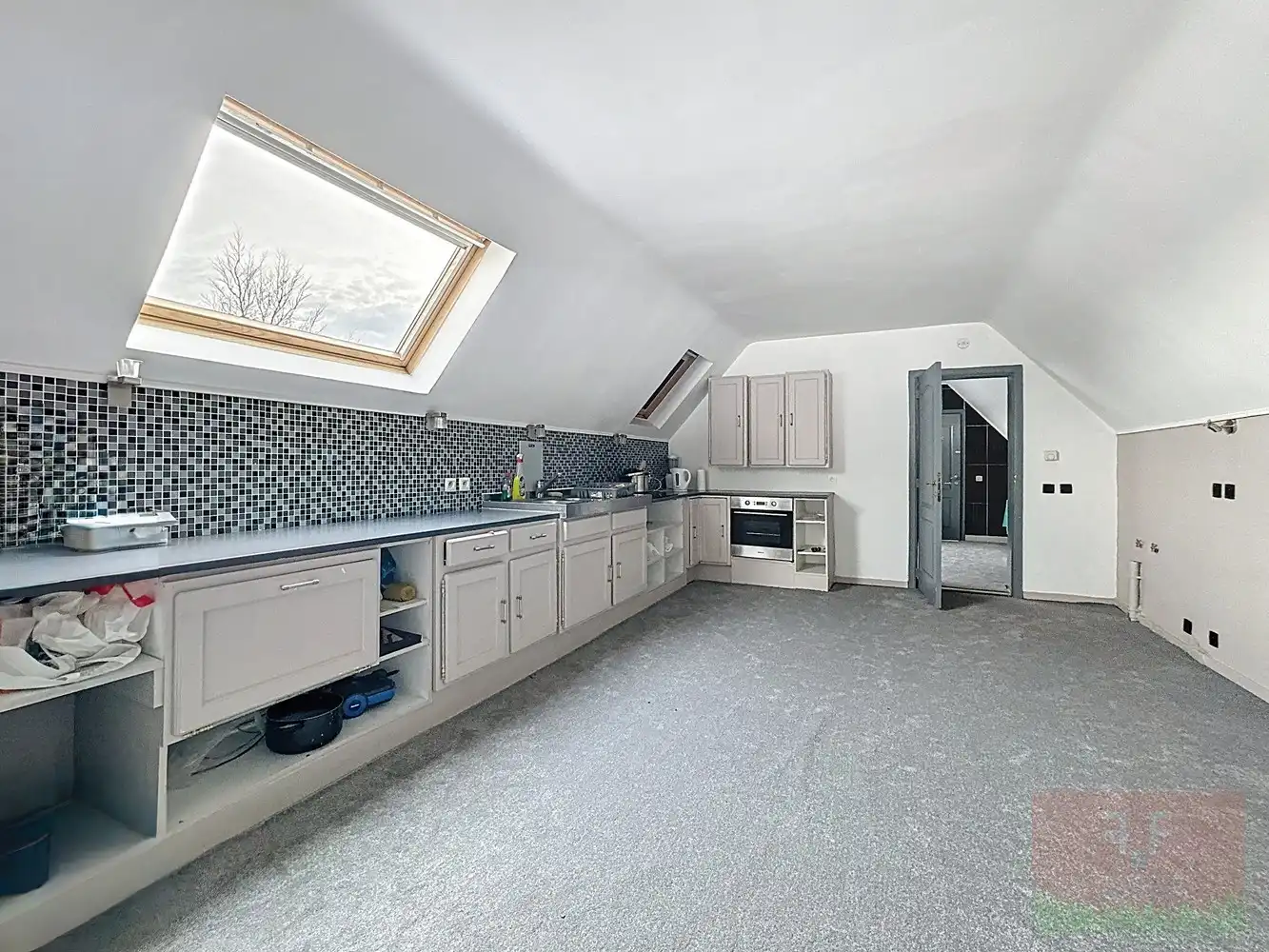 Loft op 1ste verdieping met 2 slaapkamers, zonneterras en een carport foto 5