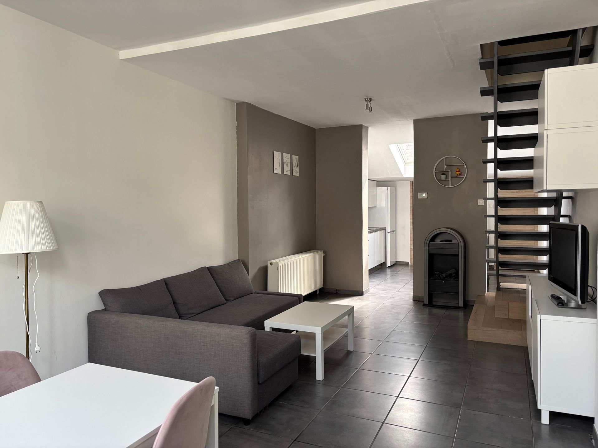 WETTEREN - Hernieuwde rijwoning foto 4
