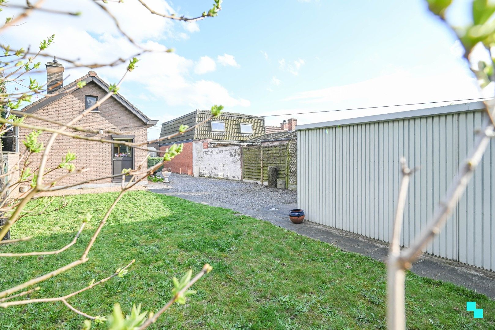 Bungalow met garage in Waregem foto 4