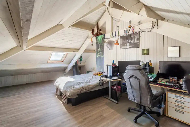Verrassend ruime woning met zwembad! foto 31