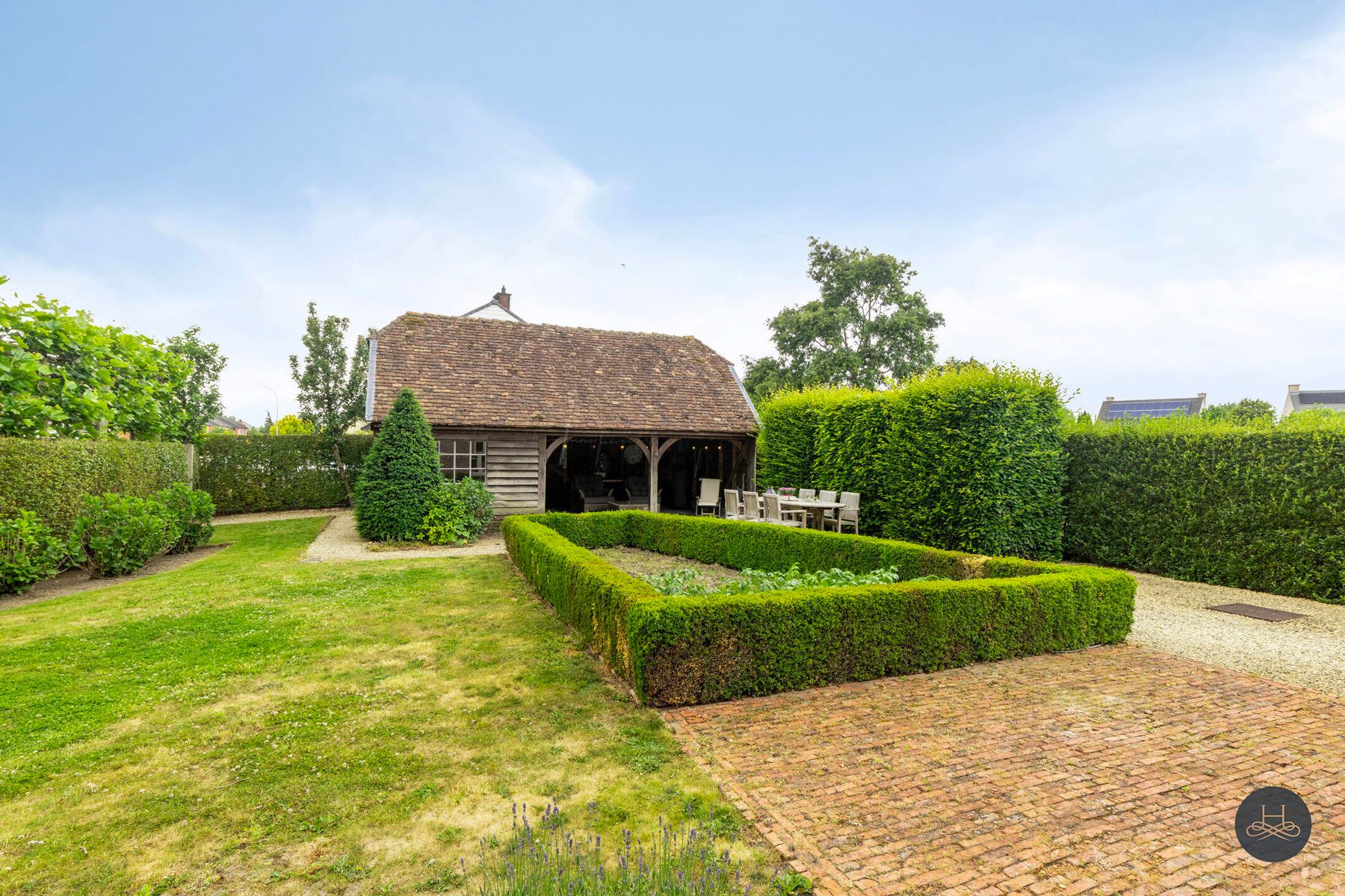 Exclusieve prachtig afgewerkte pastorijwoning met grote tuin foto 47