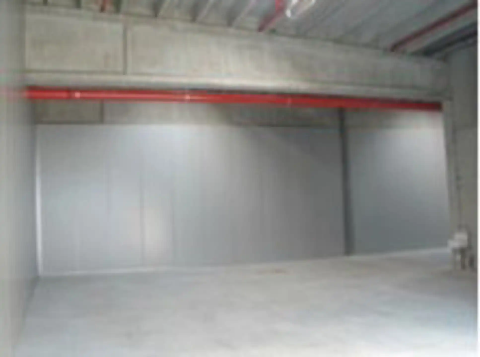 Magazijn met kantoor Unit 9 - 242m² te huur foto 2