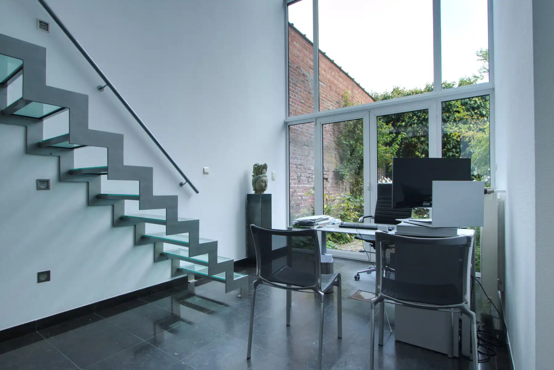 KANTOOR - 8 BURELEN - 16 tot 20 WERKPLAATSEN - PARKING MOG. foto 13