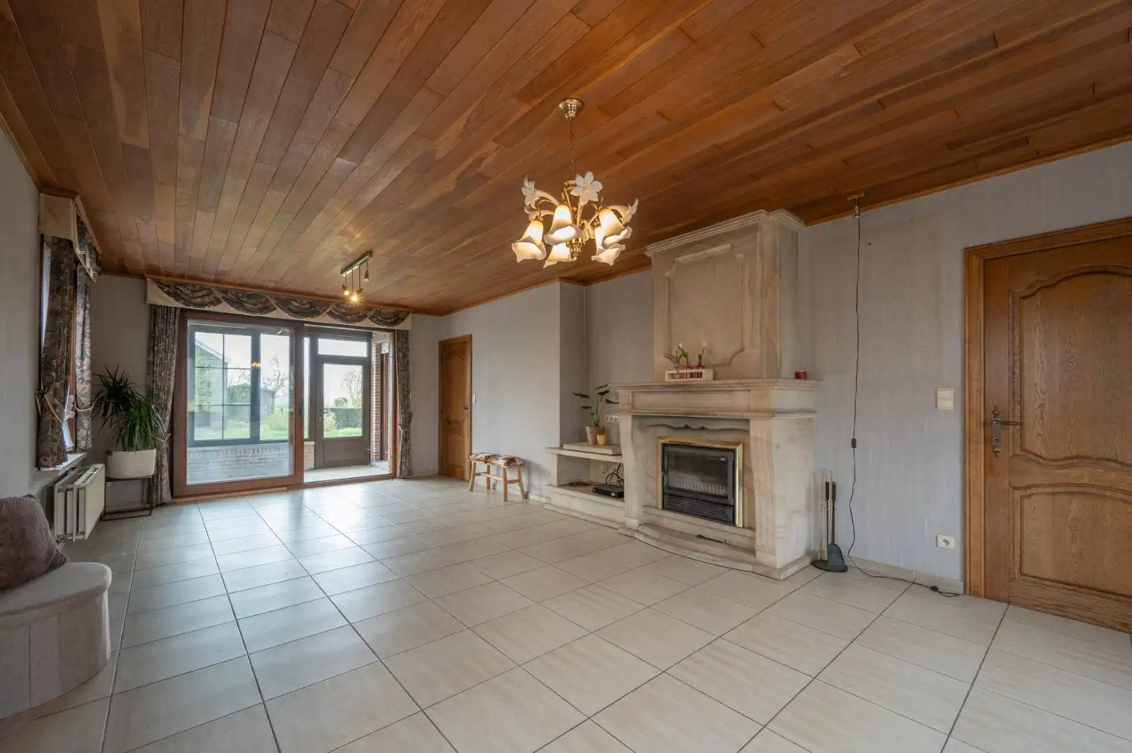 Vrijstaande woning op leuke ligging te Beernem! foto 2