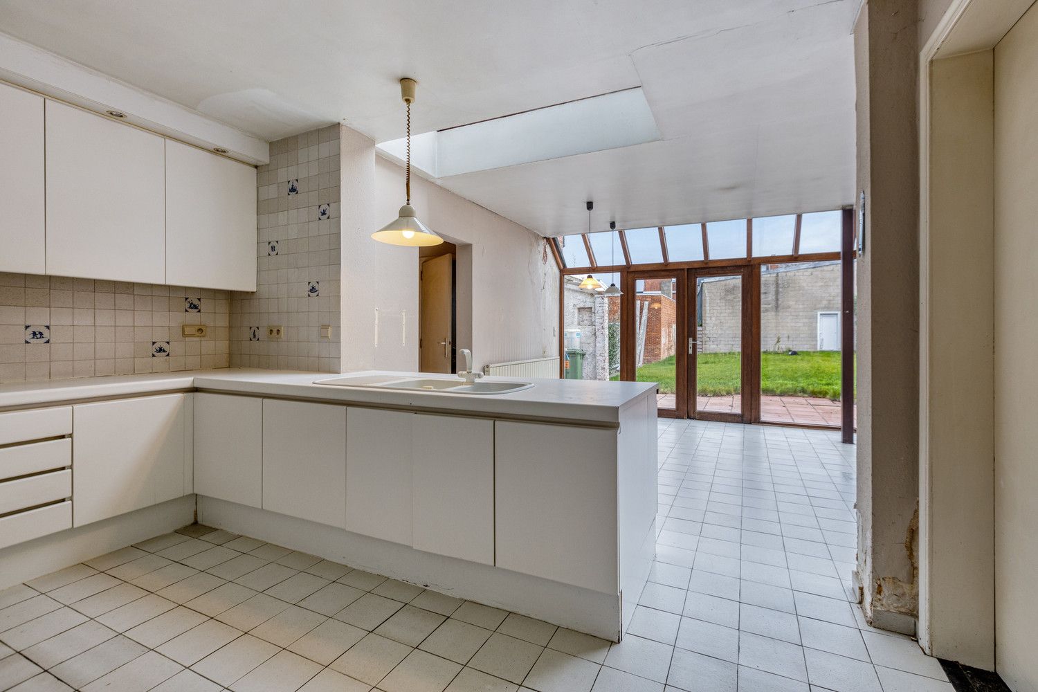 ZEER CHARMANTE WONING MET 4 SLAAPKAMERS, TUIN EN GARAGE TE DIEST! foto 9