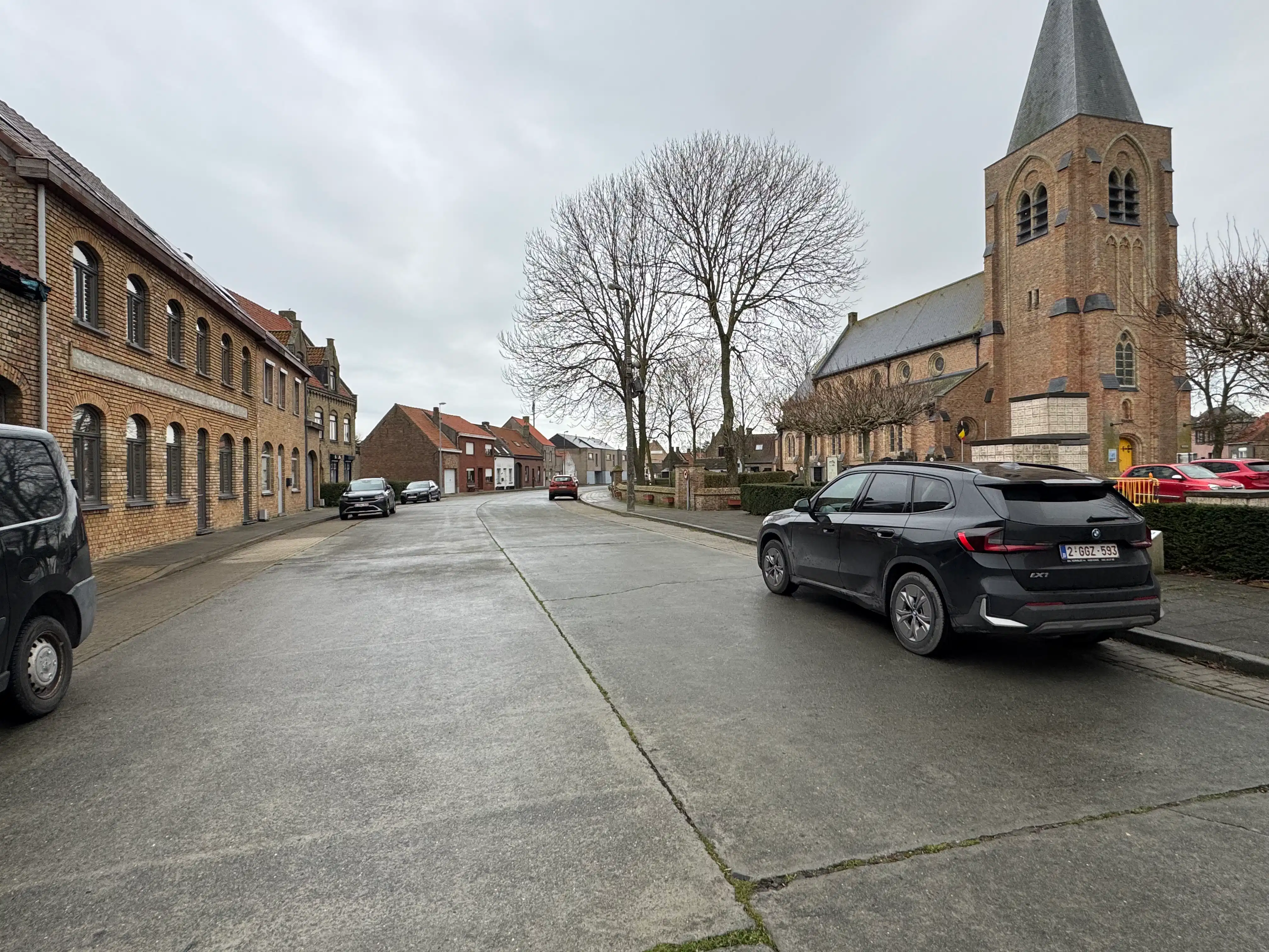 Karaktervolle dorpswoning met veel potentieel foto 2