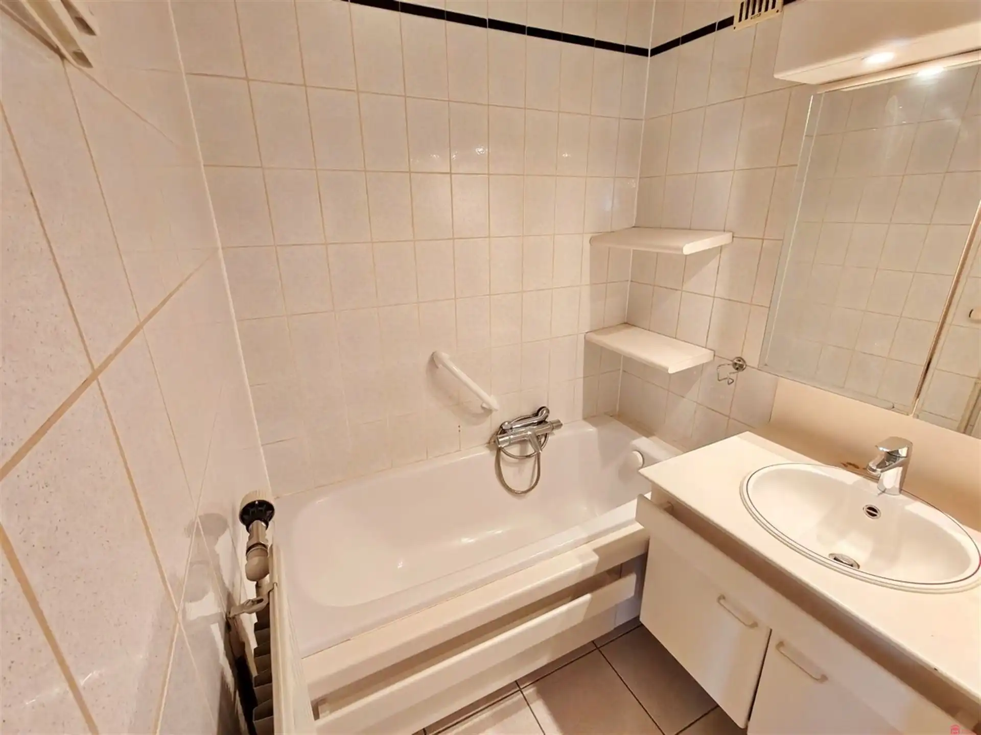 Zeer centraal gelegen appartement op bovenste verdieping foto 13