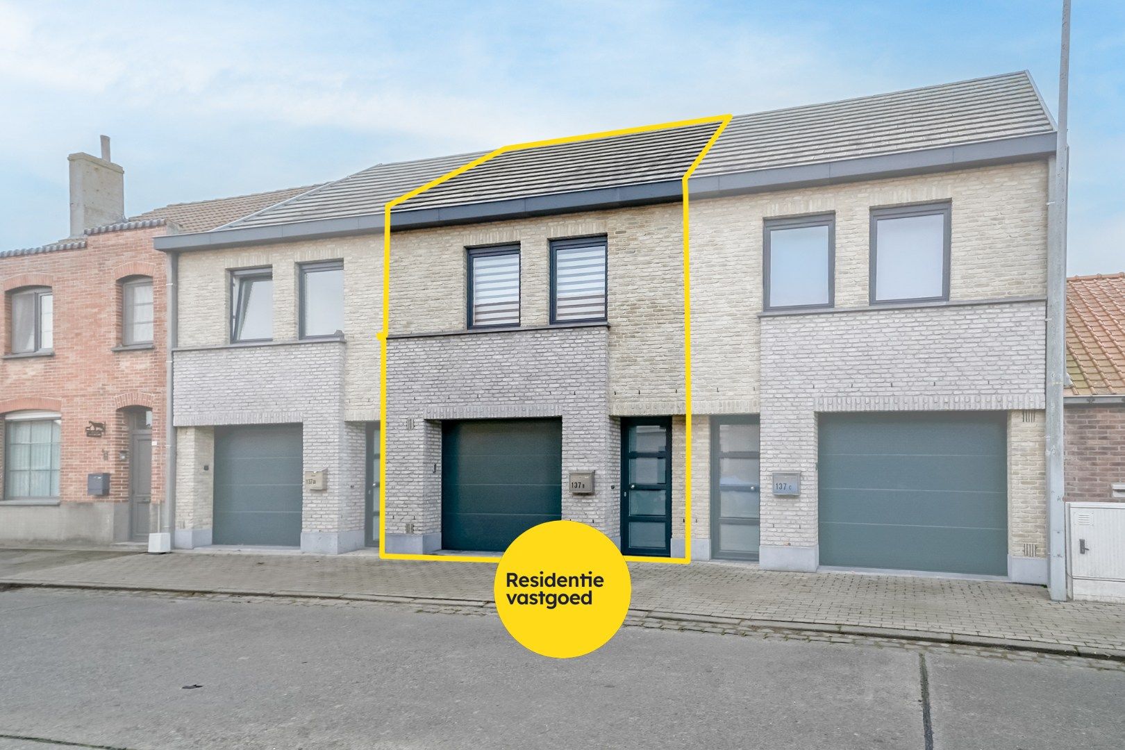 Instapklare woning met 3 kamers, tuin en garage foto {{pictureIndex}}