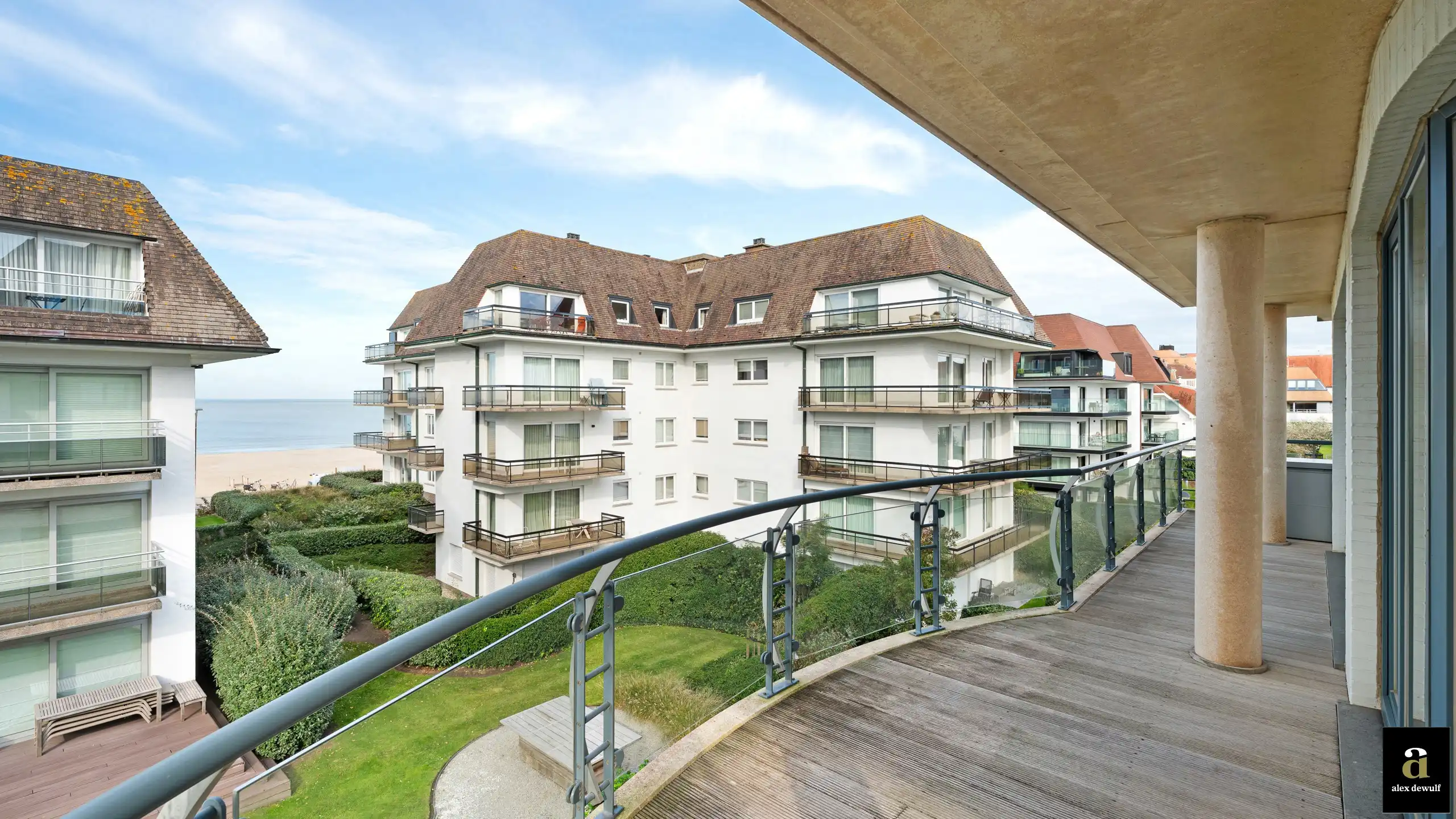 Ruim appartement met zeezicht en zonnig terras op de Kustlaan. foto 4