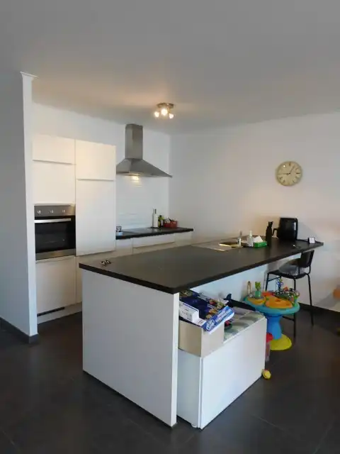 Instapklaar appartement met ruim terras foto 3