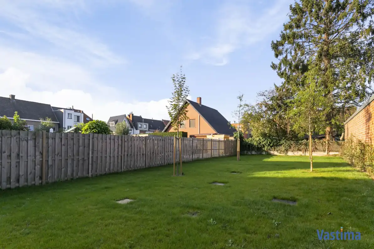 Recent appartement met 2 slaapkamers, terras, lift en garage foto 20
