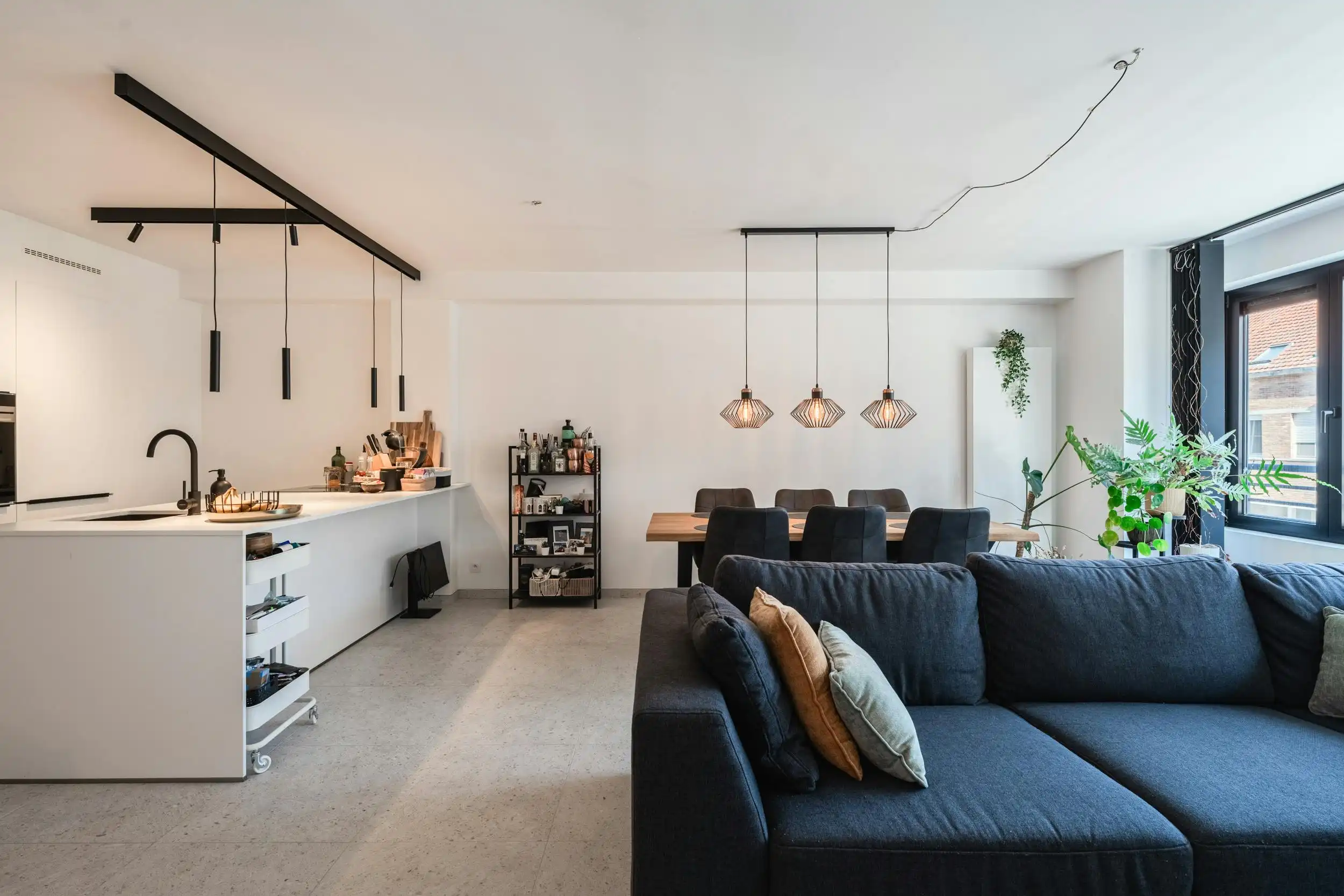 Instapklaar 2-slaapkamer appartement (85m²) te Oostende foto {{pictureIndex}}