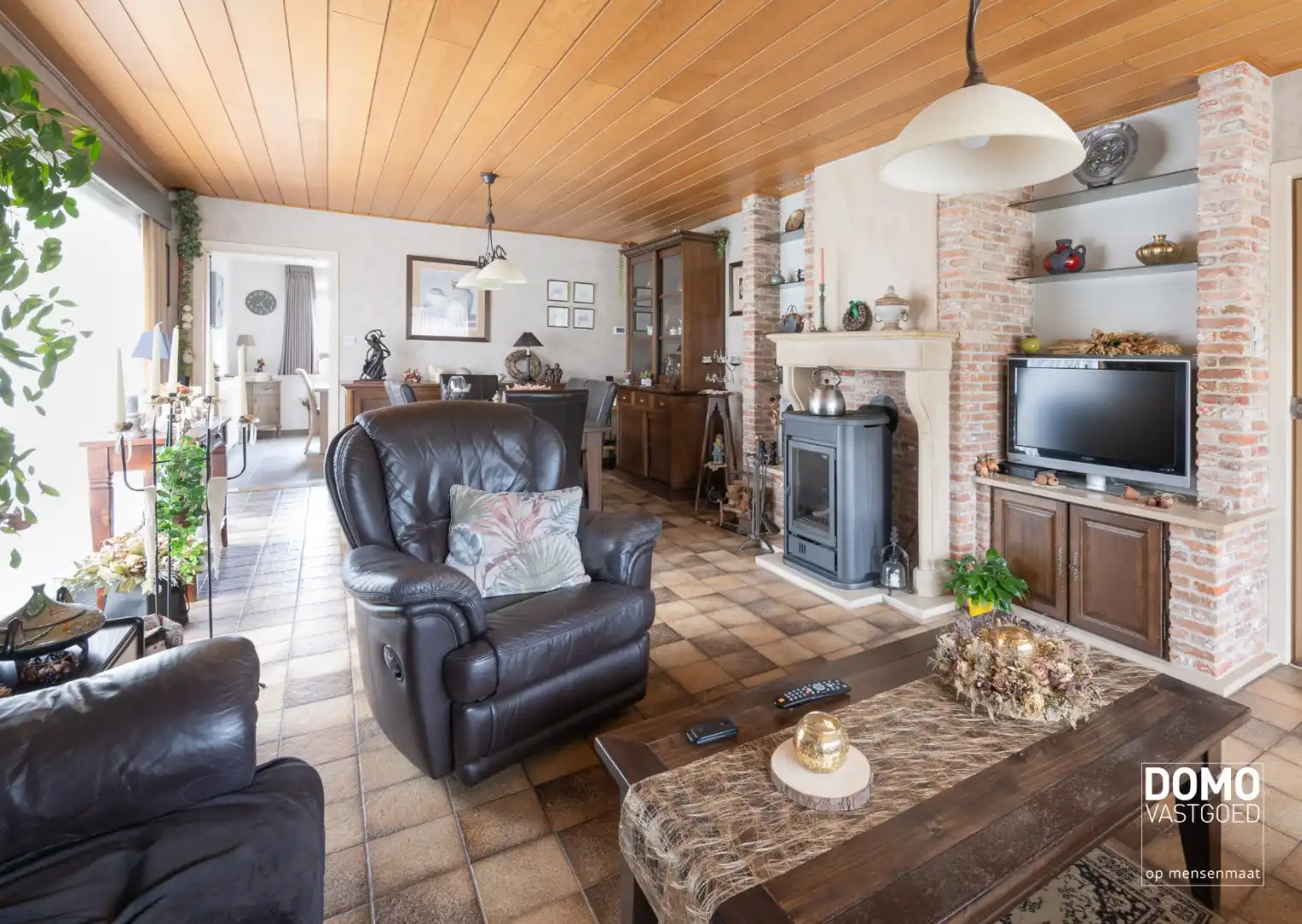 DEELS GERENOVEERDE WONING MET 3 SLAAPKAMERS, GARAGE EN RUIME TUIN TE KOOP IN KERMT  foto 6