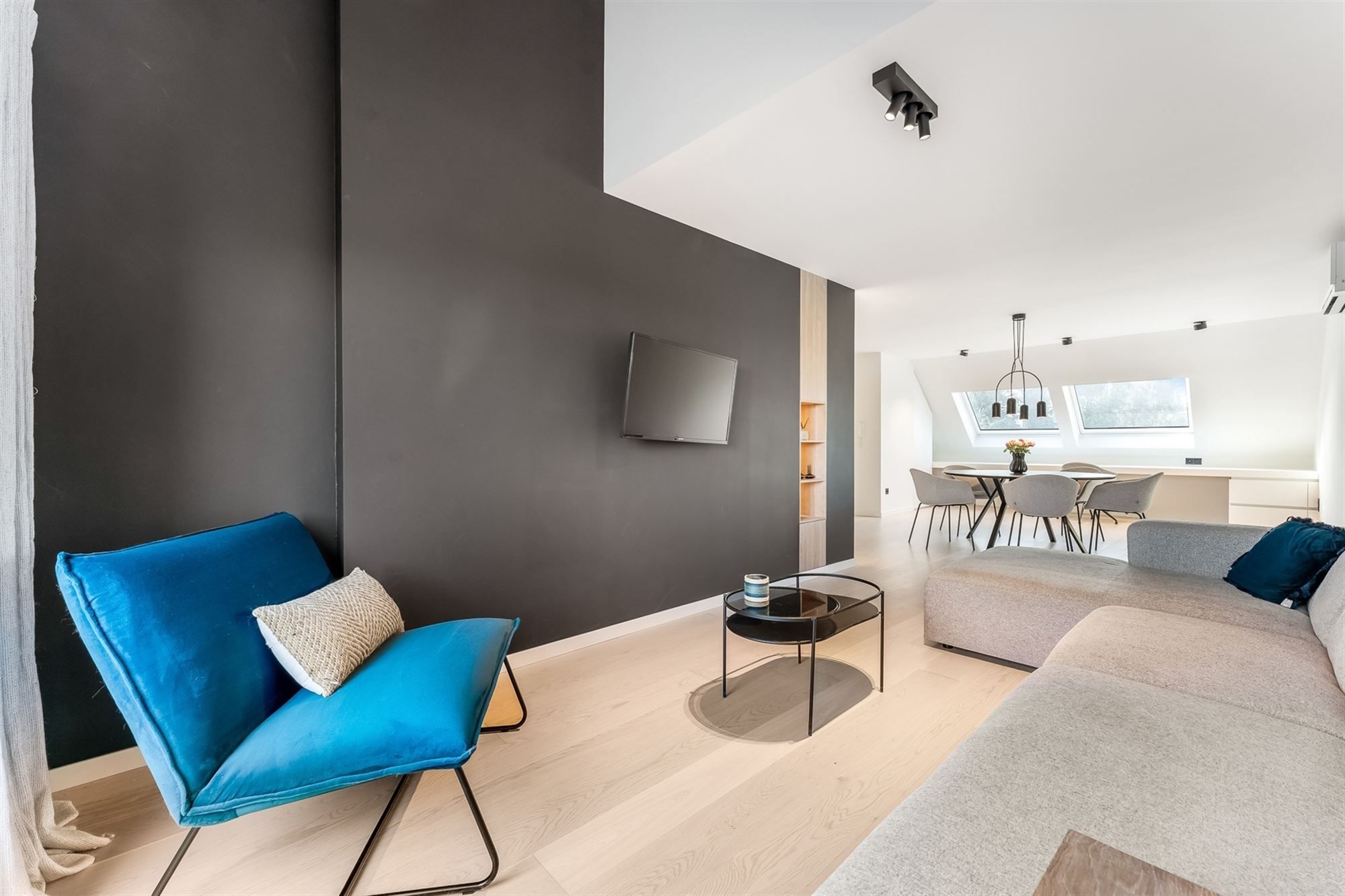 KNAP GERENOVEERD, LICHTRIJK APPARTEMENT (129M²) MET 3 SLAAPKAMERS TE HALEN foto 6