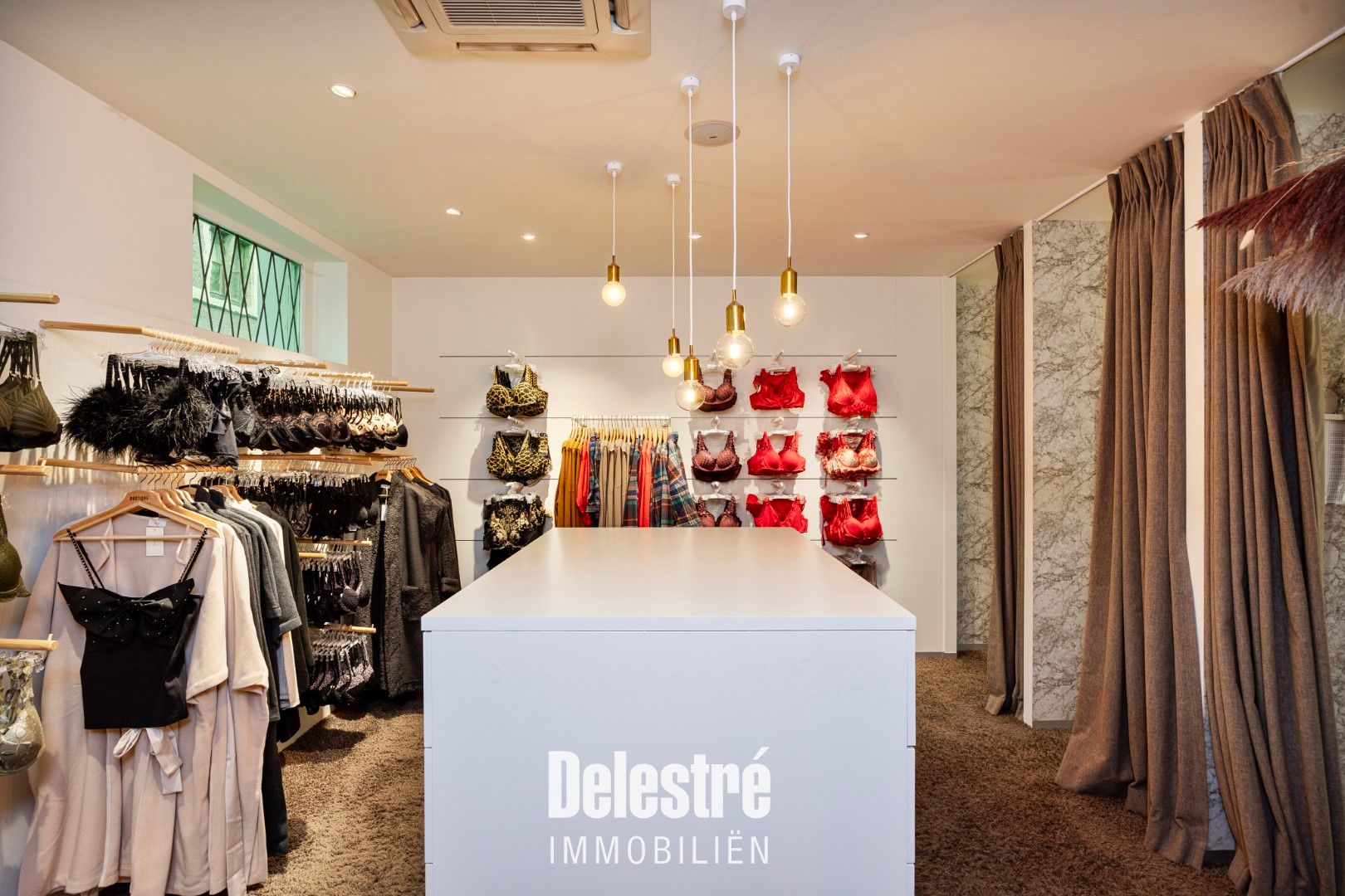 KARAKTERVOLLE HANDELSEIGENDOM MET POTENTIEEL foto 13