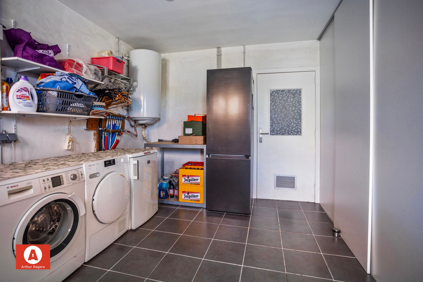 Gezinswoning met 4 slaapkamers, tuin en gerenoveerd dak. foto 17
