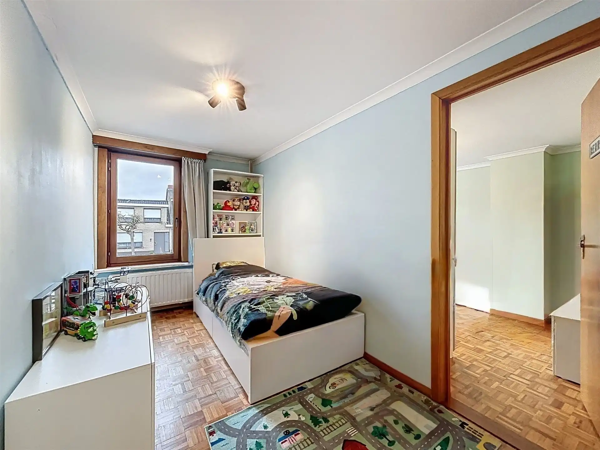 Instapklare gezinswoning  met 4 slk en garage op  perceel van 433m² foto 9