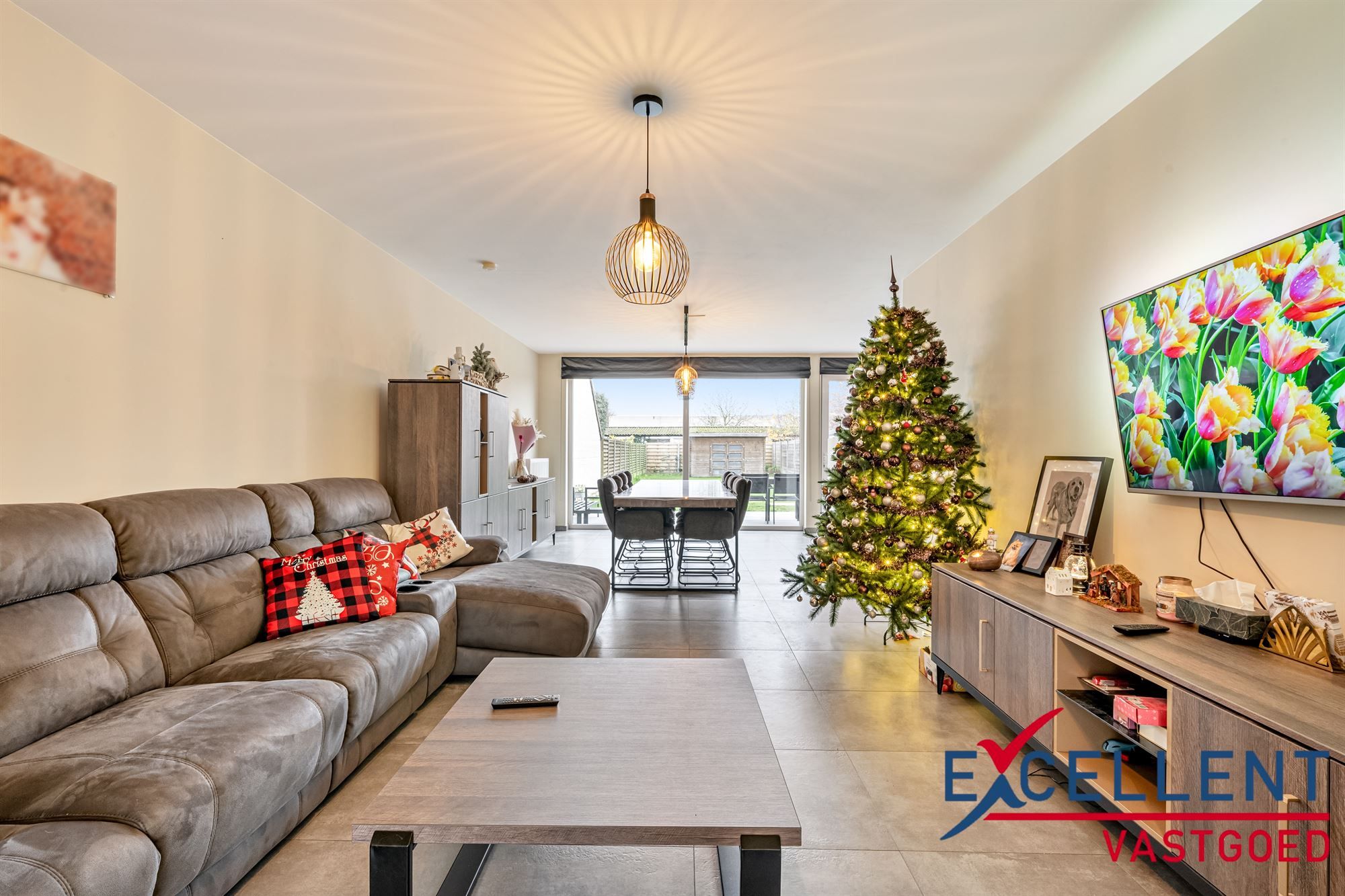 Instapklare en ruime woning met 5 slaapkamers in Zulte te koop foto 2