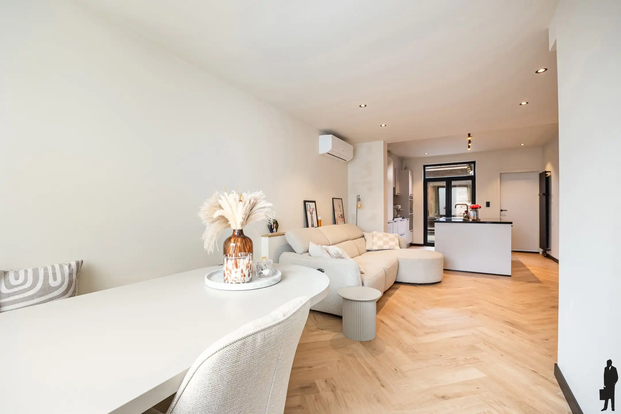 Instapklare en volledig gerenoveerde woning met garage&nbsp; foto 5