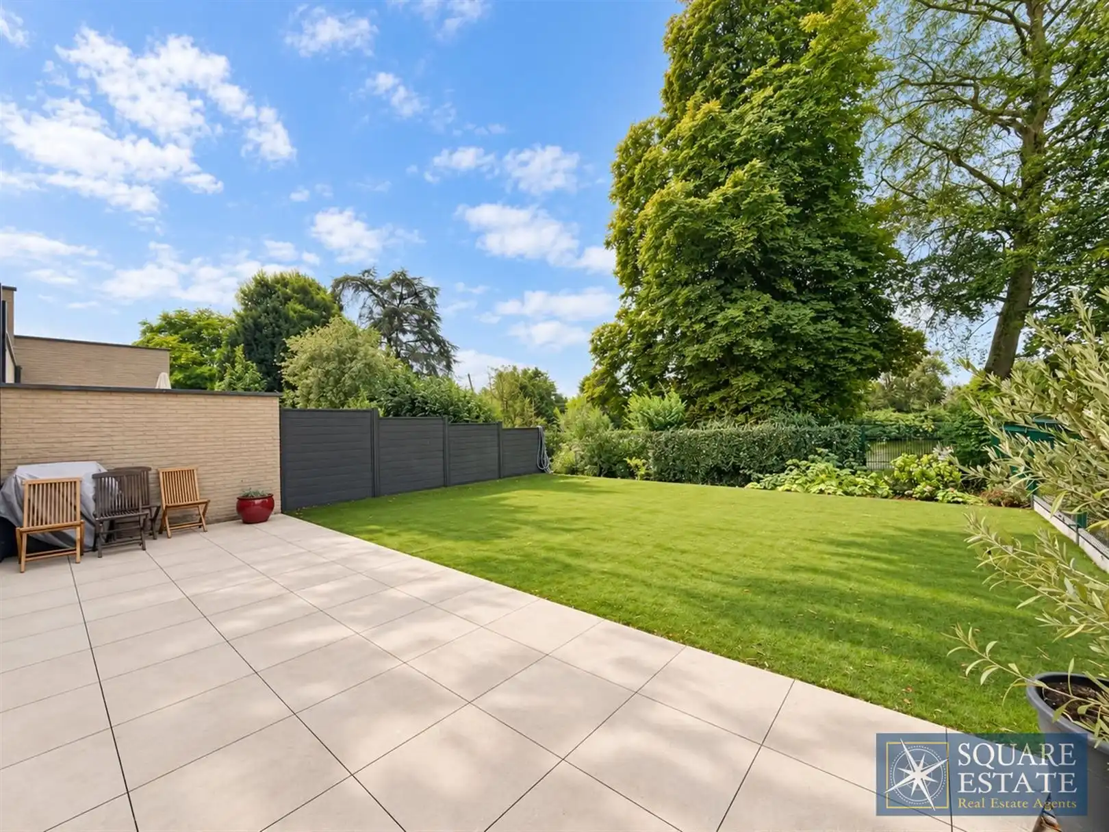Prachtig appartement op de begane grond met garage foto 2