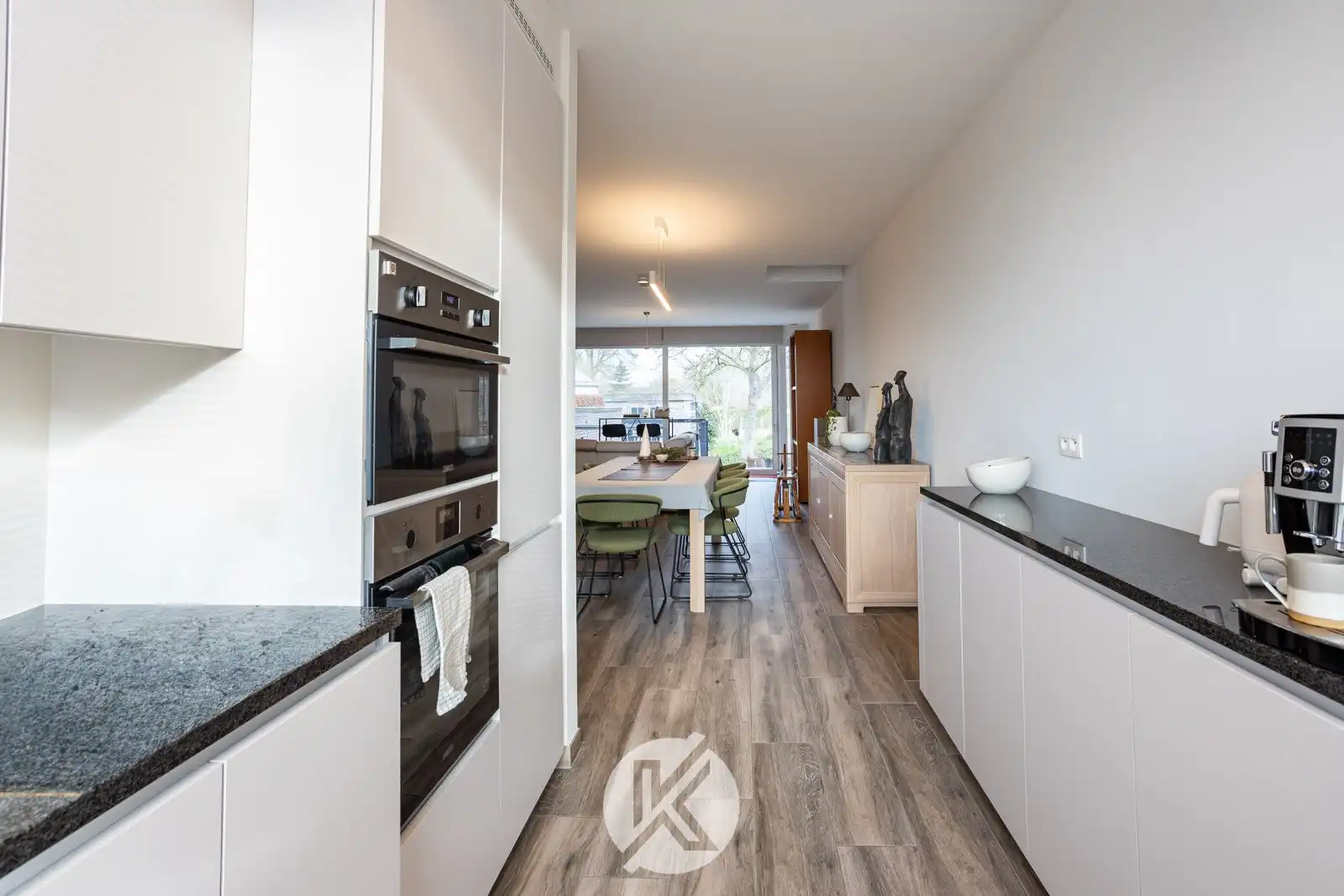 Recente nieuwbouwwoning met kwalitatieve afwerking foto 9