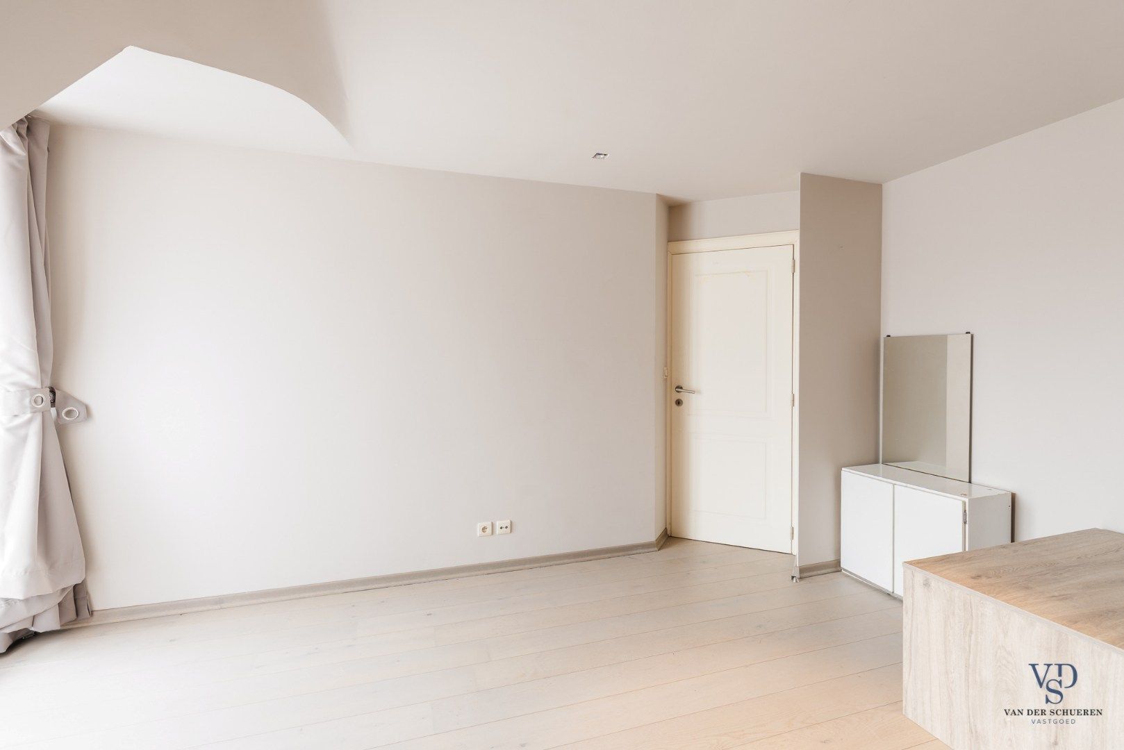 Ruim en stijlvol duplex appartement met twee terrassen foto 12