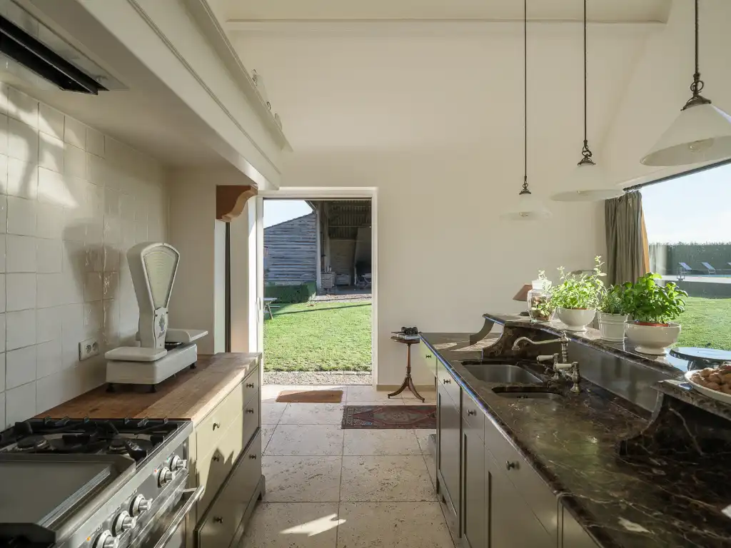 Karaktervolle gerenoveerde hoeve met zwembad en wijngaard op 4.700 m² te Vurste foto 7