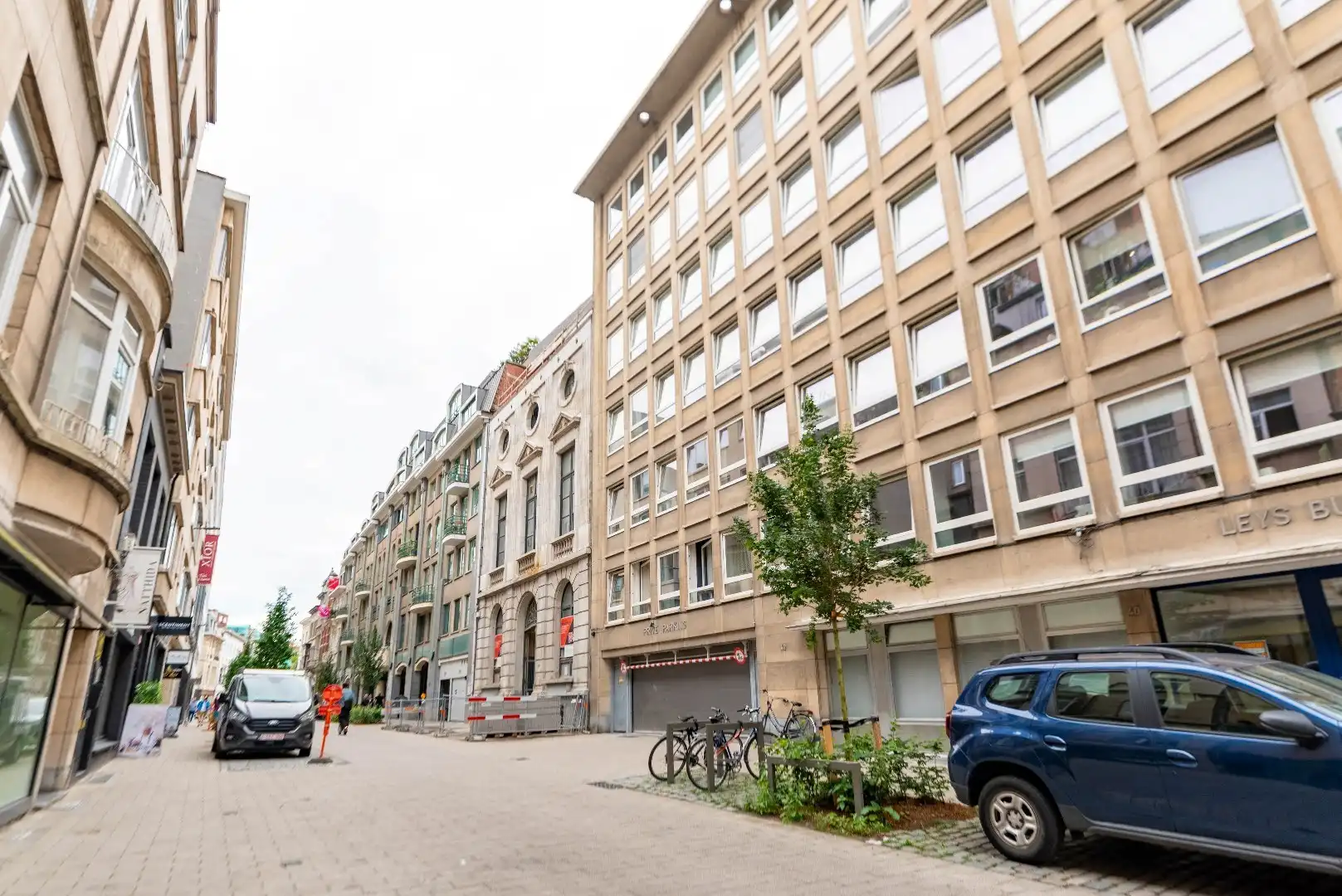 Autostaanplaats tussen Meir, Hopland en Frankrijklei foto 4