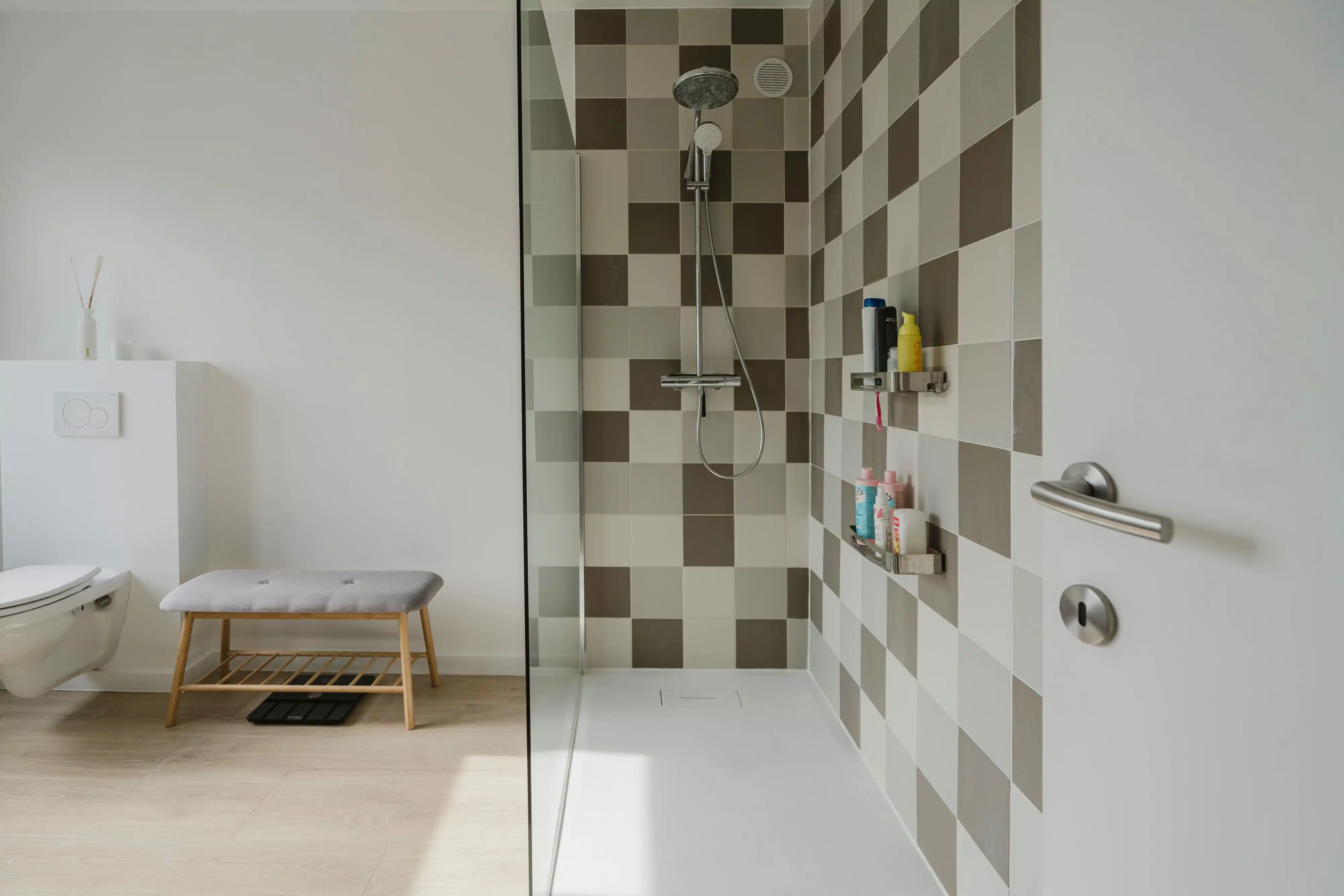 Instapklare woning te koop in Heule, nabij centrum Kortrijk! foto 16