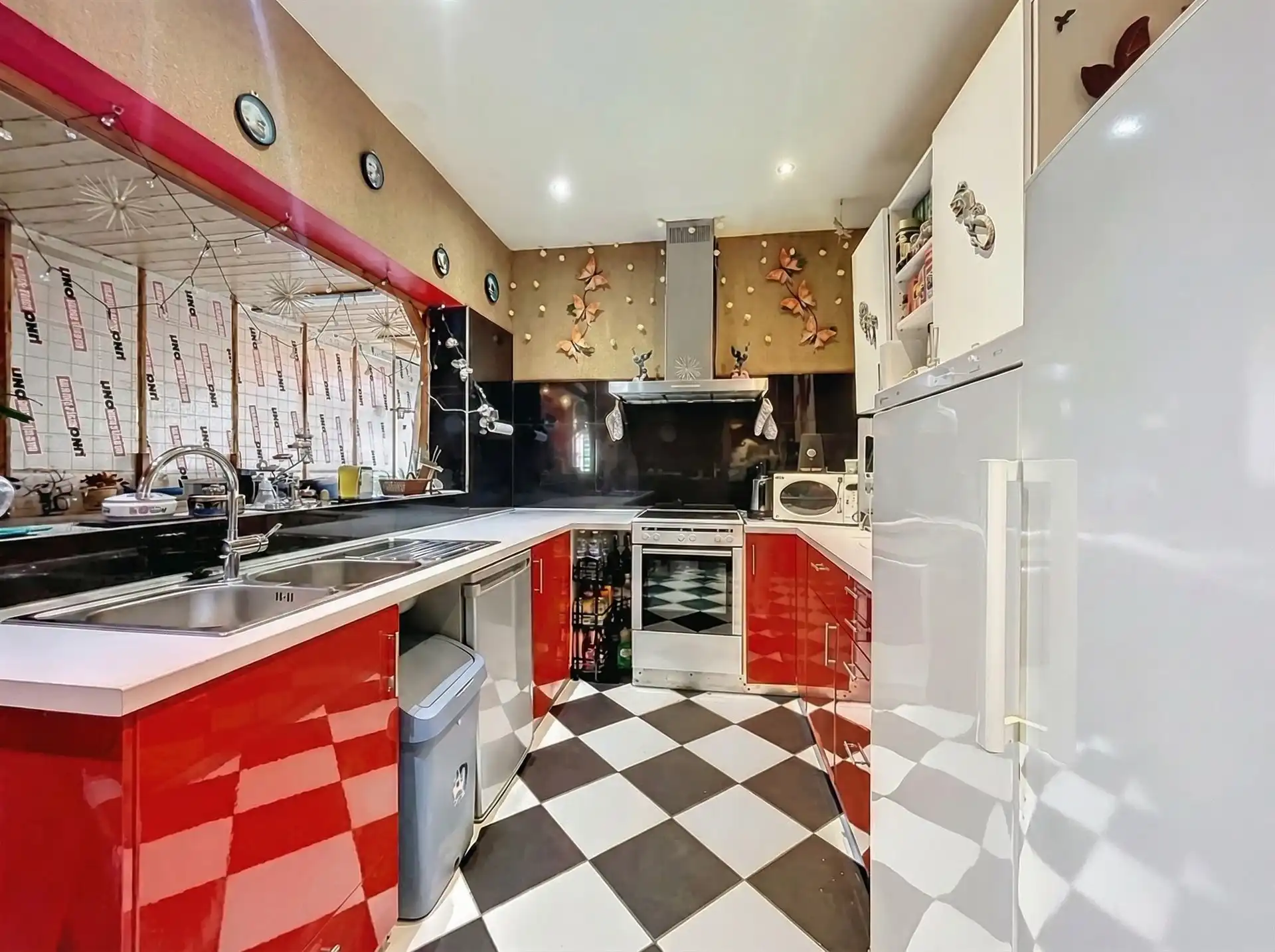 Charmante gezinswoning met 3 slaapkamers en aangename veranda! foto 4