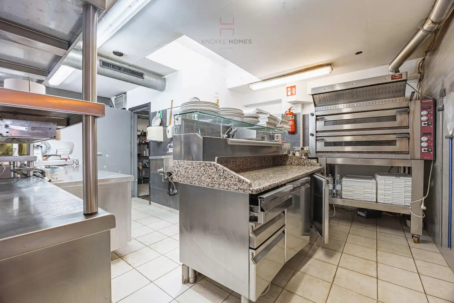 Exclusieve Horeca-gelijkvloers op de Zeedijk in Knokke. foto 5