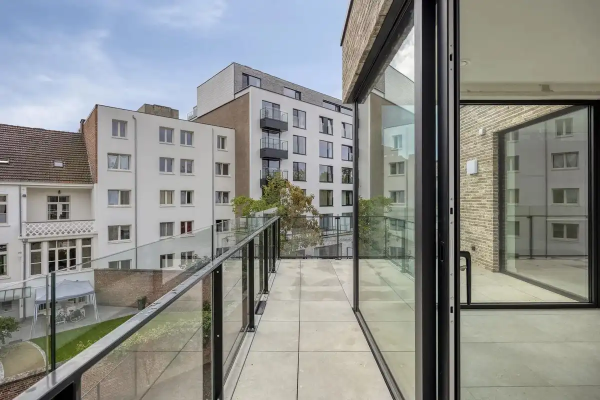 PRACHTIG NIEUWBOUWAPPARTEMENT MET 2 SLPK'S IN CENTRUM HASSELT foto 10