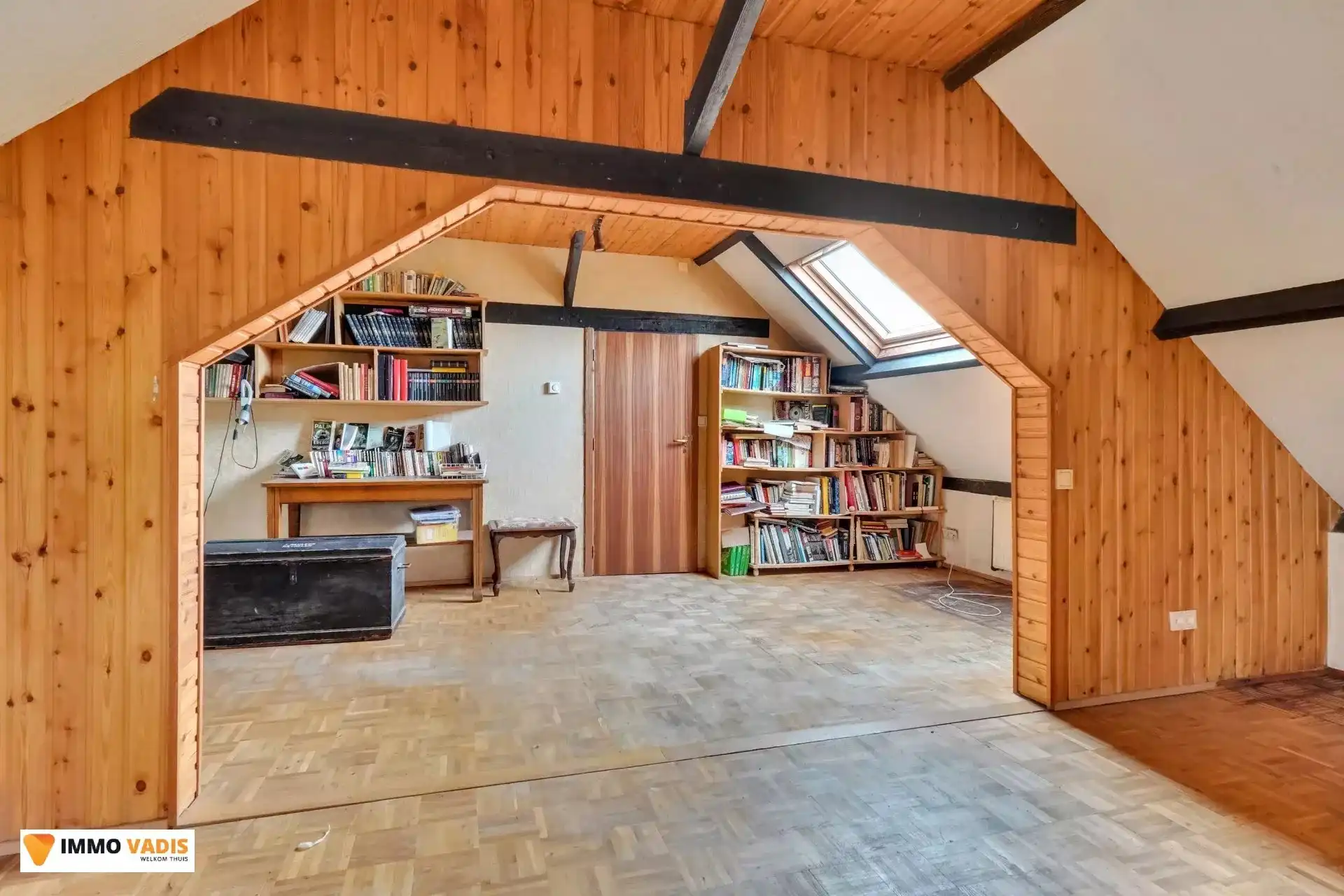 Woning met vijf slaapkamers en inpandige garage foto 15