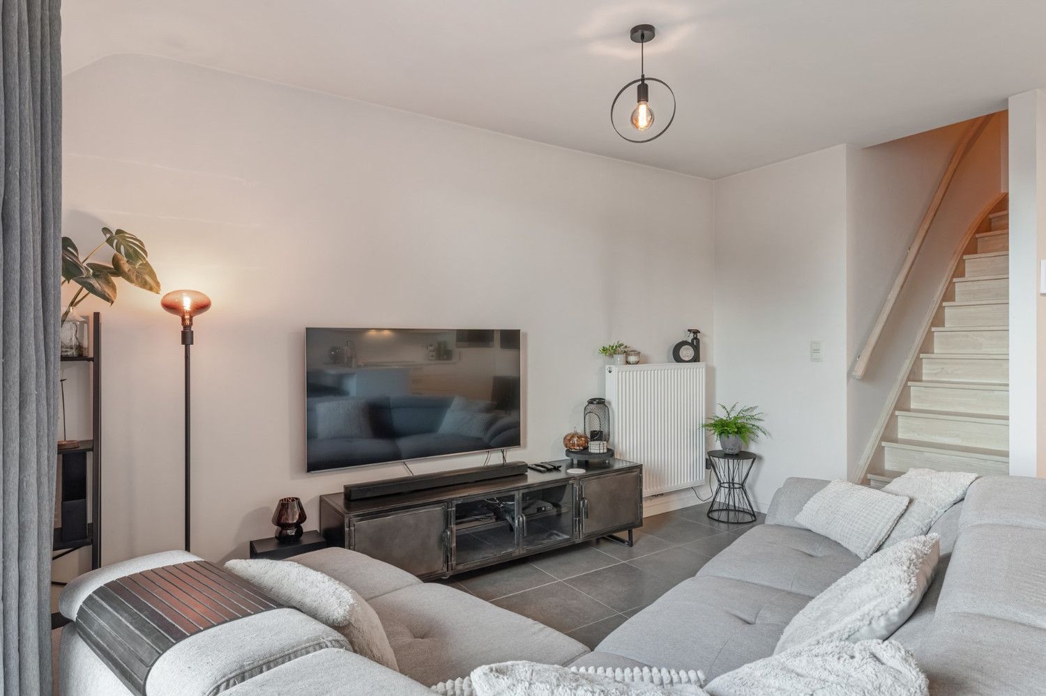 Modern en licht Duplexappartement met 3 slk berging en autostpl foto 7