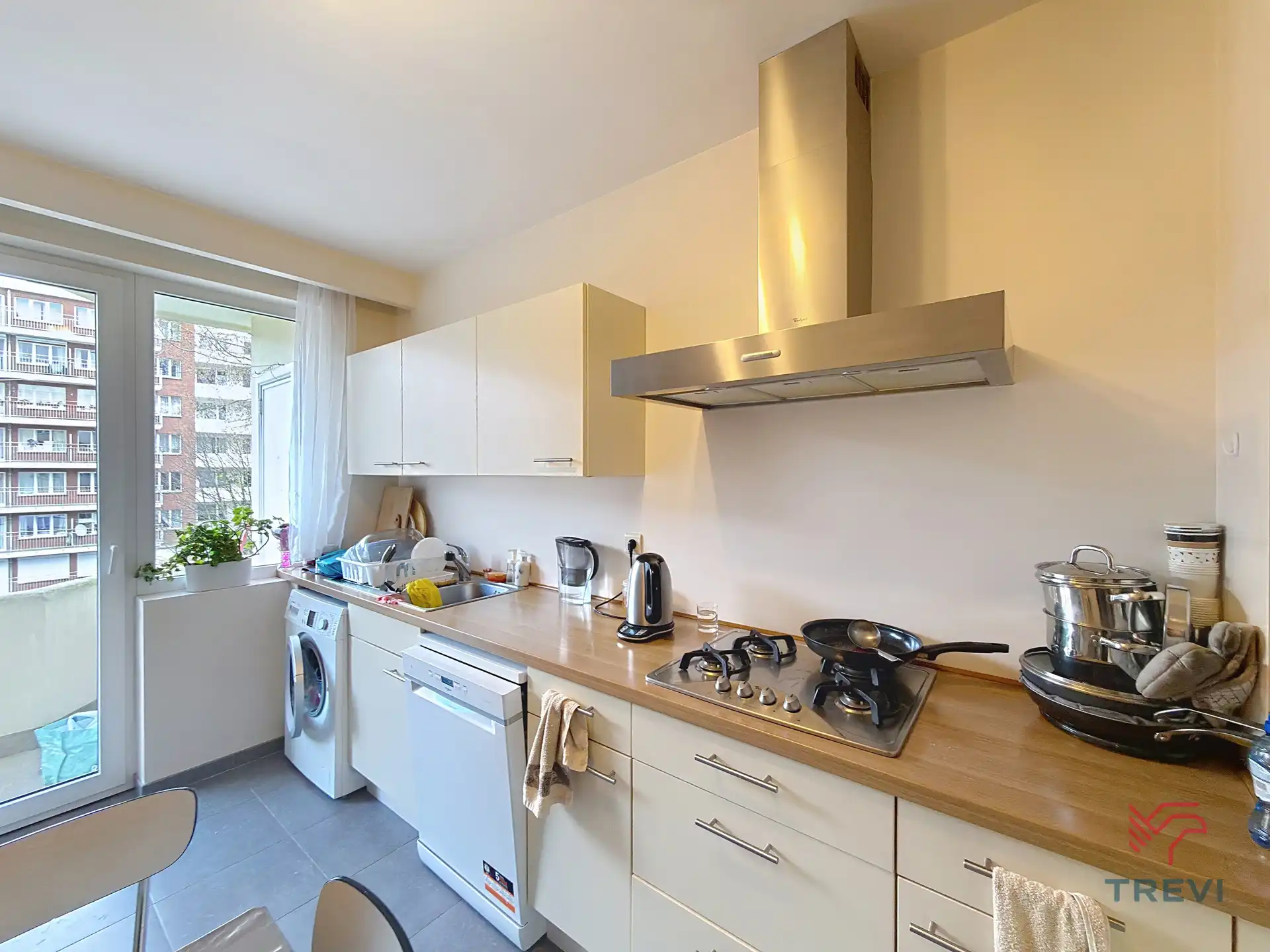 Mooi, licht appartement - 2 slaapkamers vlakbij Altitude 100 foto 5