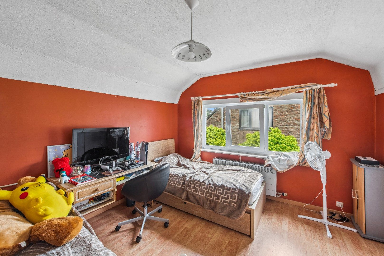 Alleenstaande woning op 14a 42ca met 3 grote slpks en garage foto 17