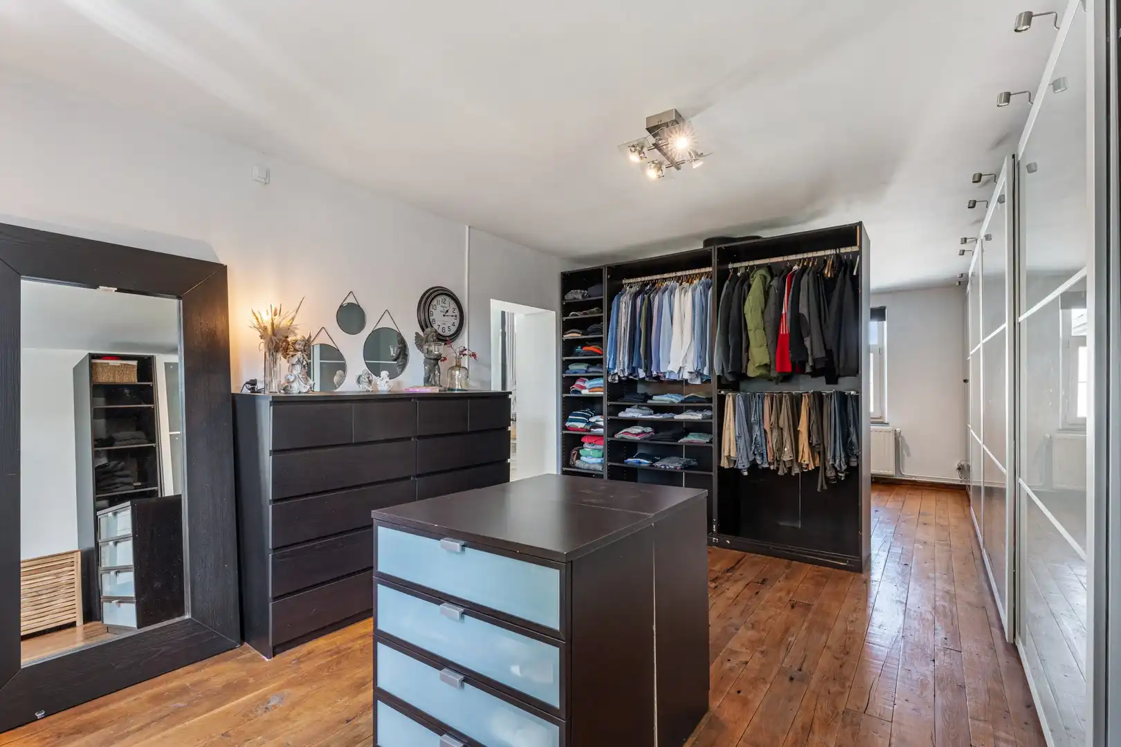 Karaktervolle gerenoveerde hoeve met 576 m² woonoppervlakte op 28a 02ca in Landen-Walshoutem. foto 33