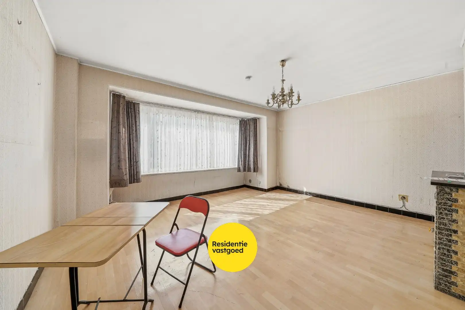 Te renoveren gelijkvloers appartement met 2 slaapkamers in Oostende foto 2