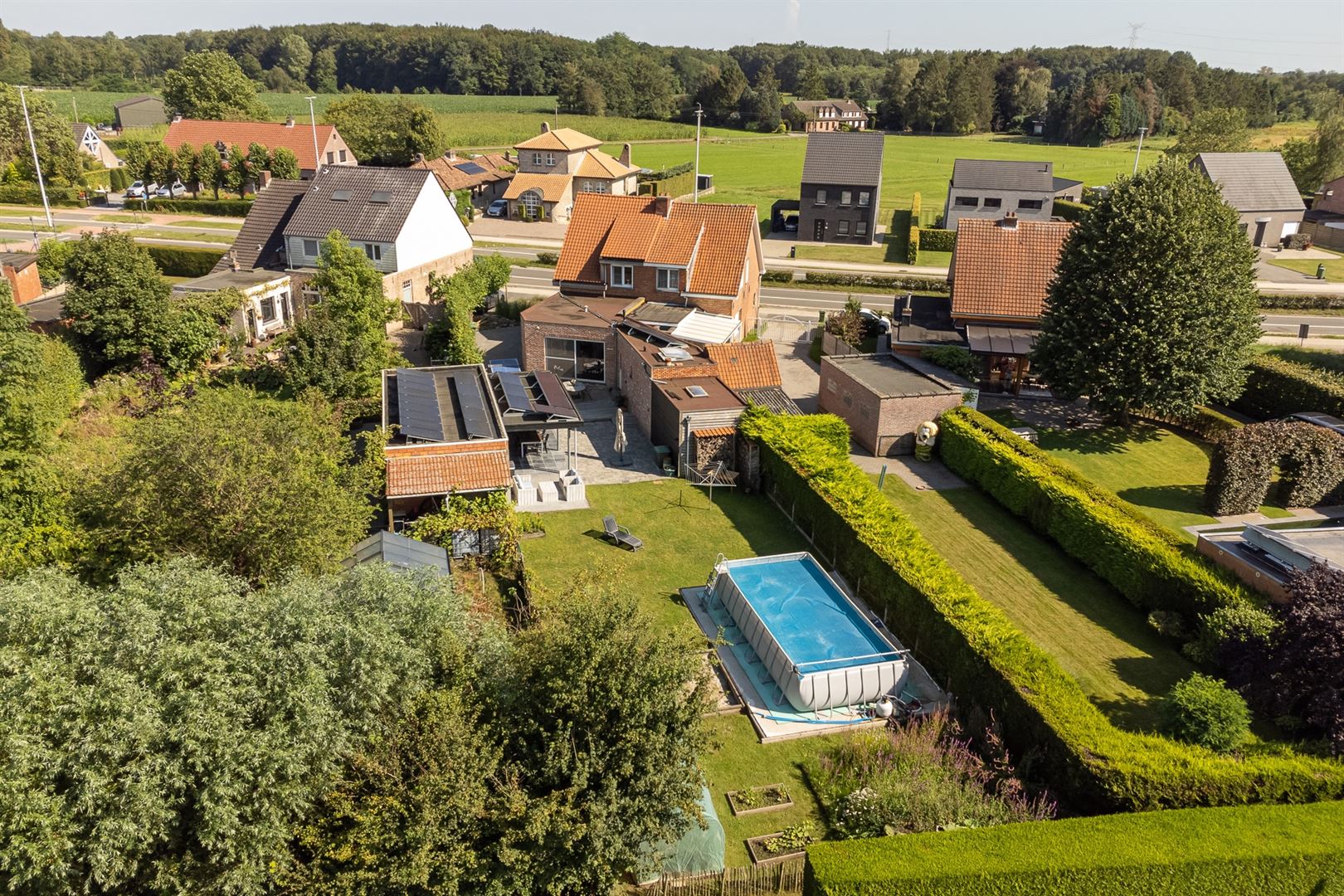 Karaktervolle, lichtrijke woning met sfeervolle tuin.  foto 28