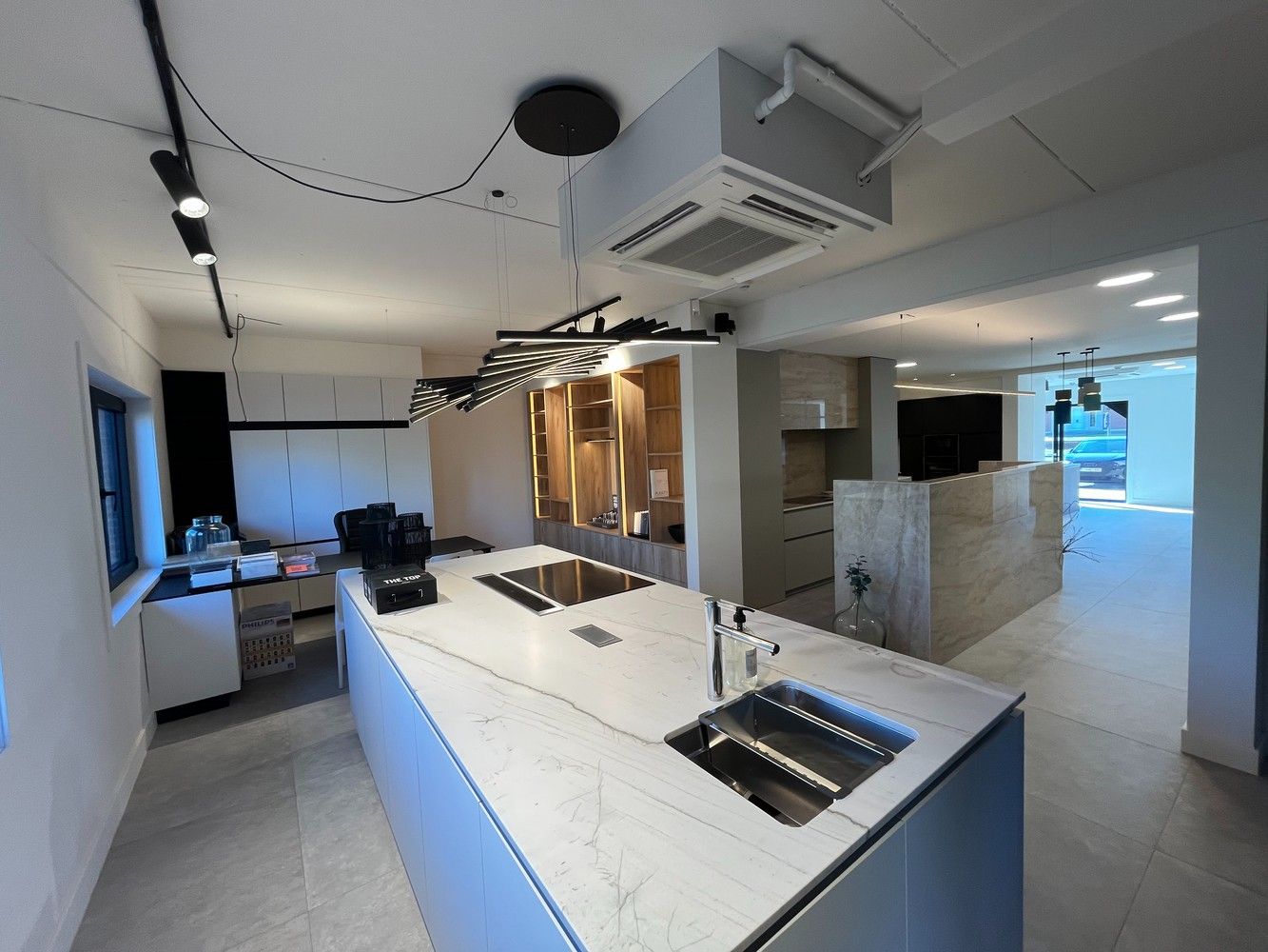 showroom 164m² foto 17