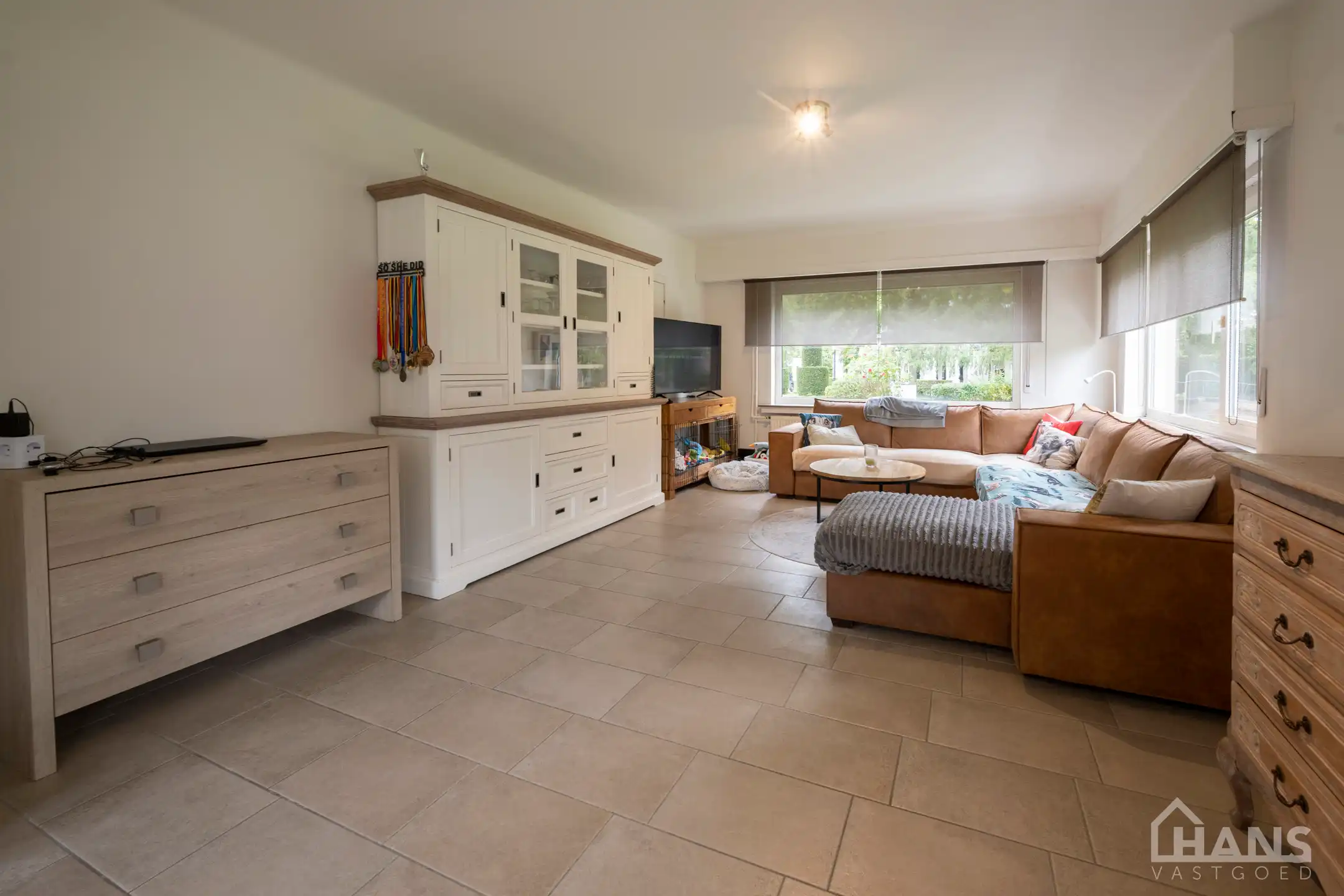 Vrijstaande woning met inpandige garage. foto 4