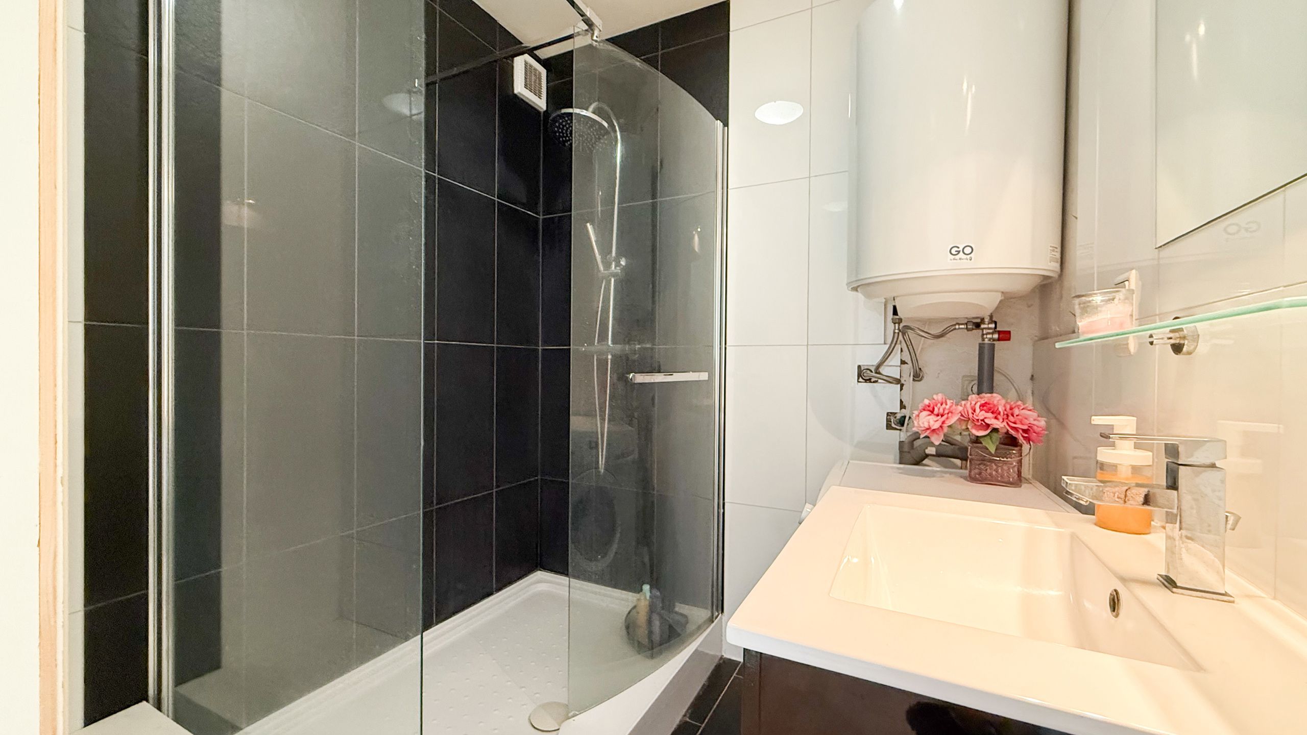 Instapklare appartement met praktische indeling in Zonhoven! foto 12