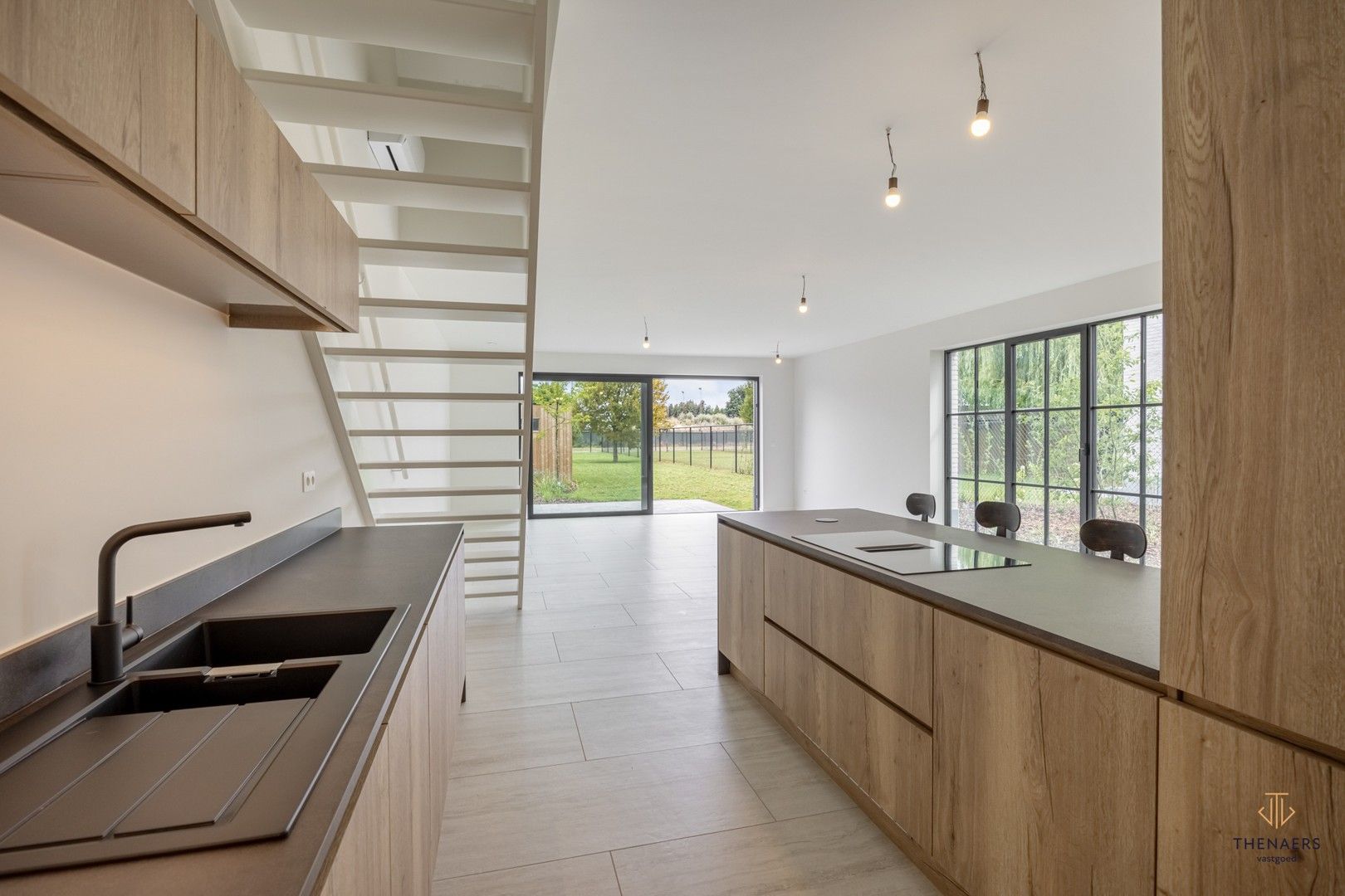INSTAPKLARE LUXE EN ENERGIEZUINIGE NIEUWBOUWWONING MET 4 SLAAPKAMERS EN 2 BADKAMERS. foto 7