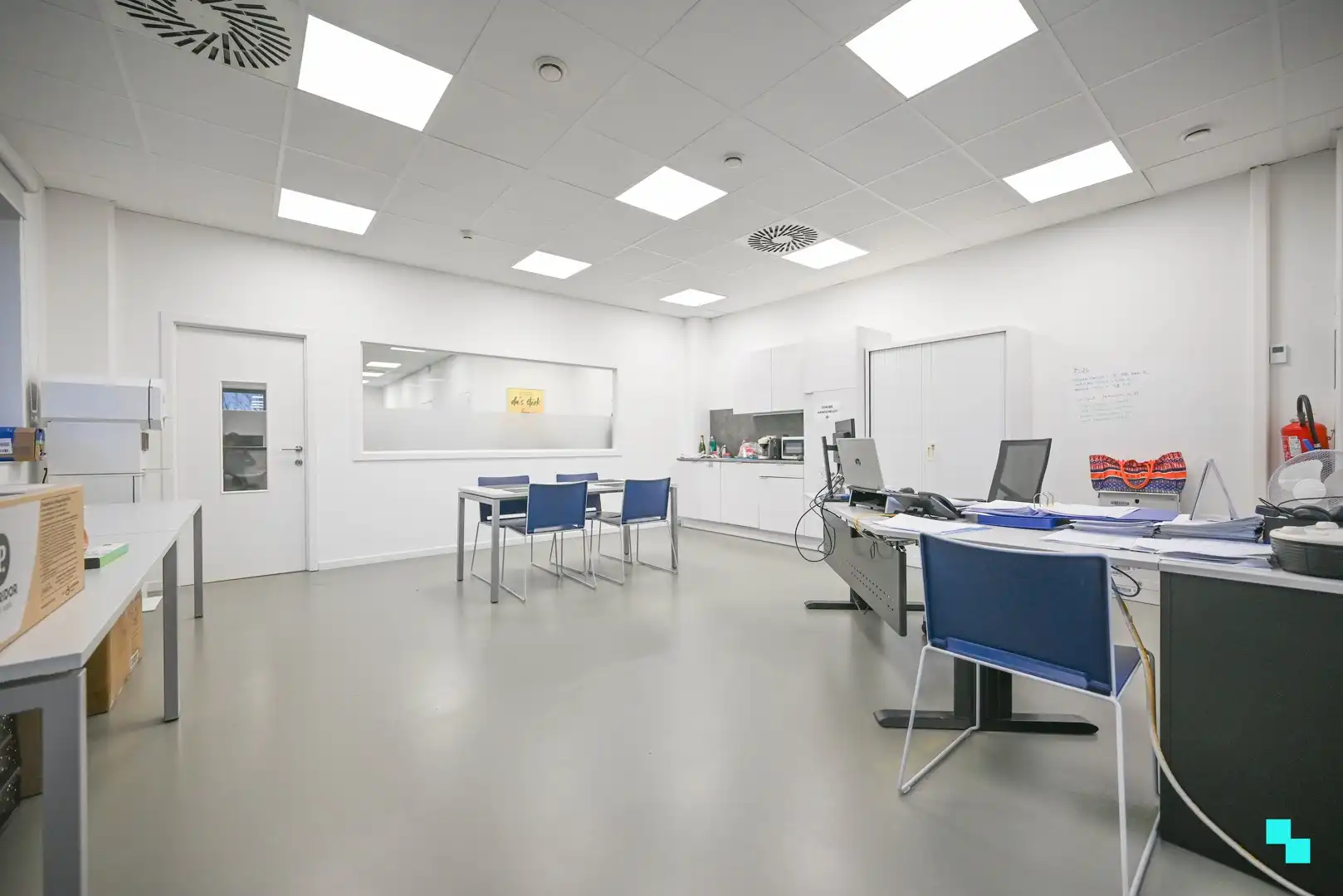 Terbeschikkingstelling van kantoorruimte in Waregem foto 29