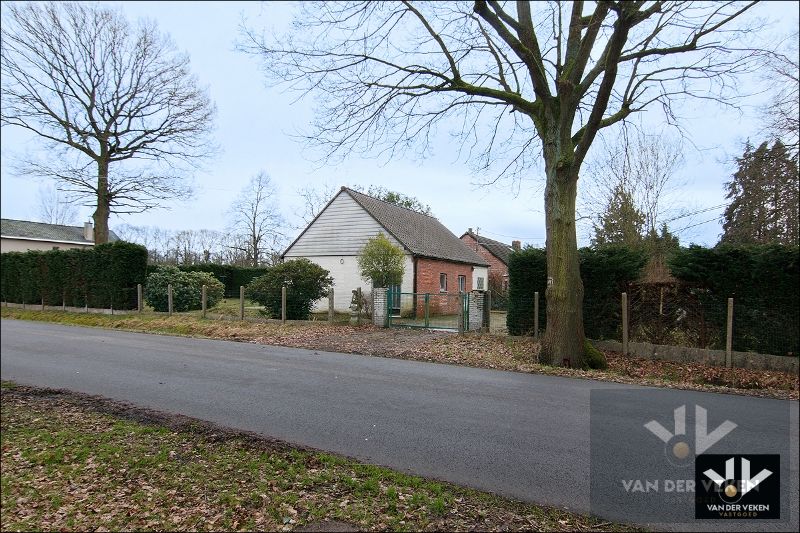 TE RENOVEREN WONING OP TOPLOCATIE NABIJ BOKRIJK foto 5