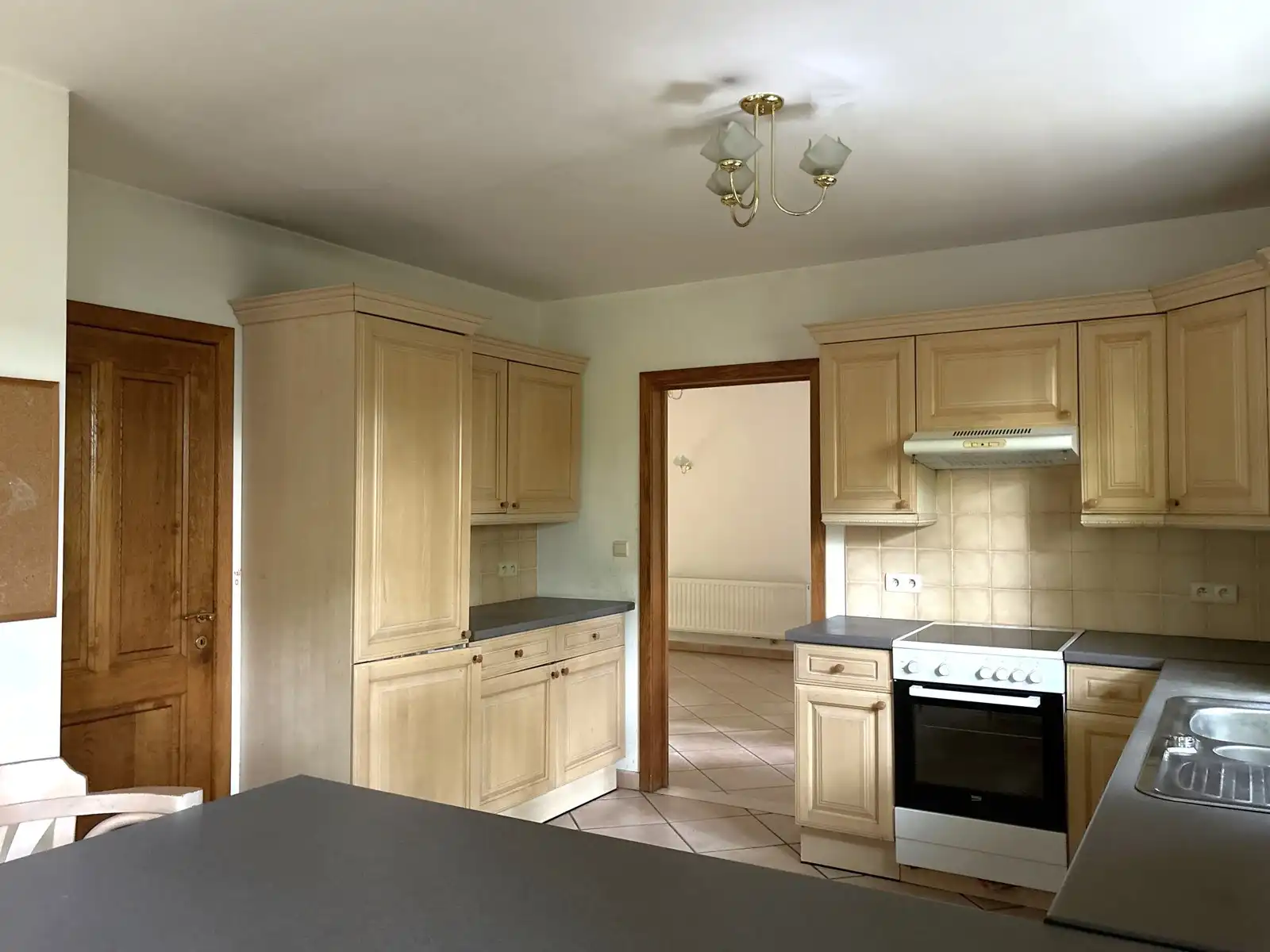 Ruime villa met 6 slaapkamers in groene omgeving foto 14