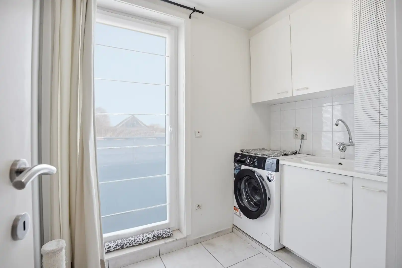 Duplex appartement te koop in Harelbeke op 1ste verdieping met 2 slaapkamers, ruim terras en garagebox  foto 10