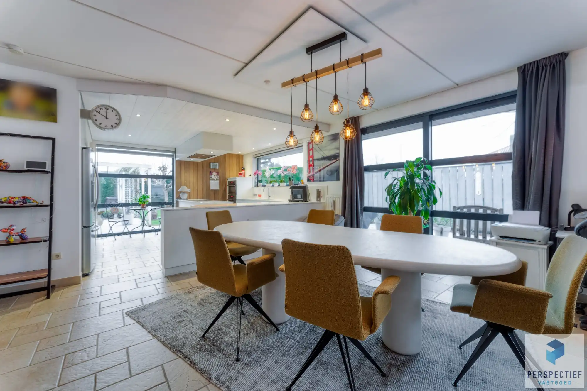 Centraal gelegen villa  met mooie tuin op 734 m² foto 10