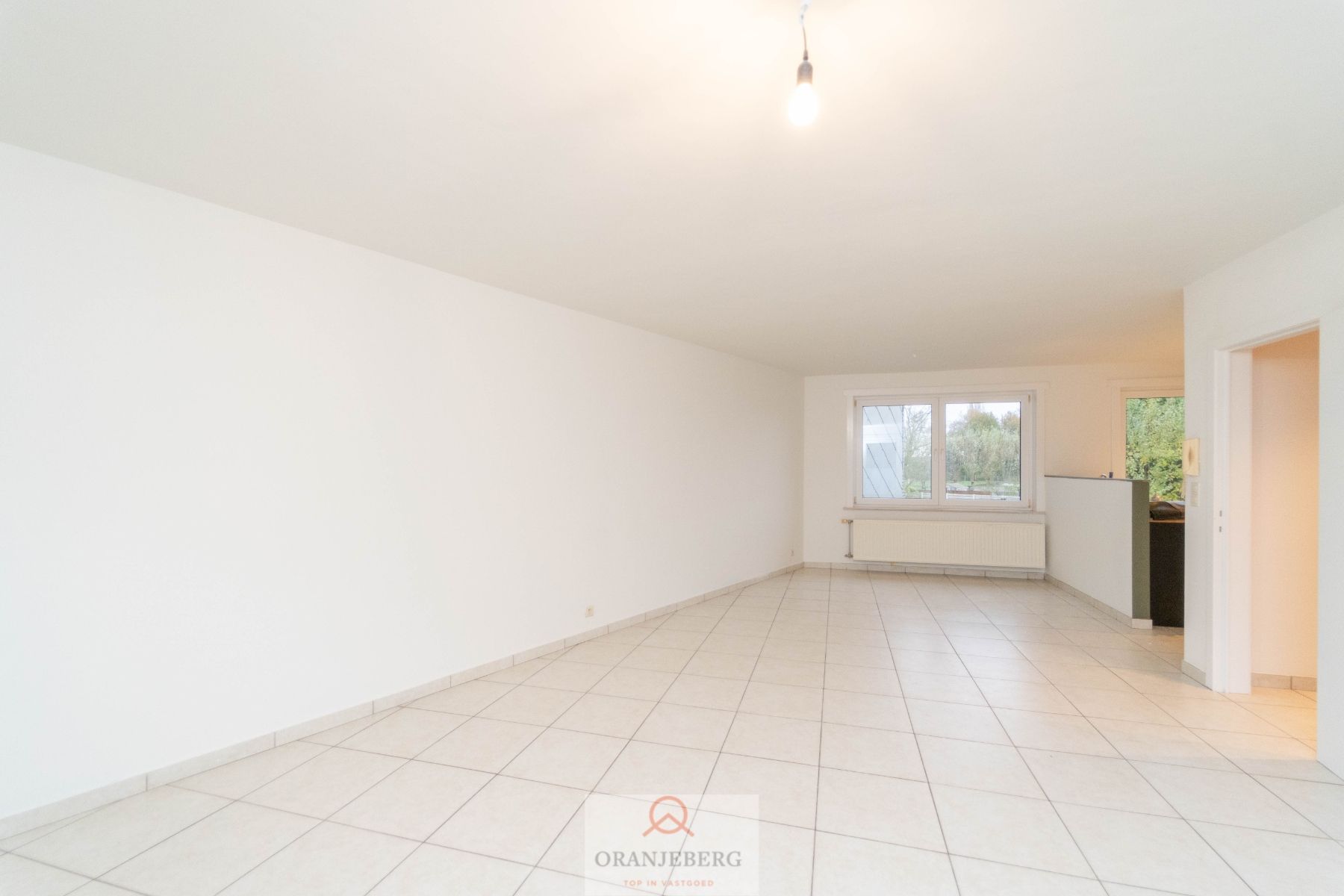 Lichtrijke bel-étage woning met garage en tuin te Lievegem - Waarschoot foto 15